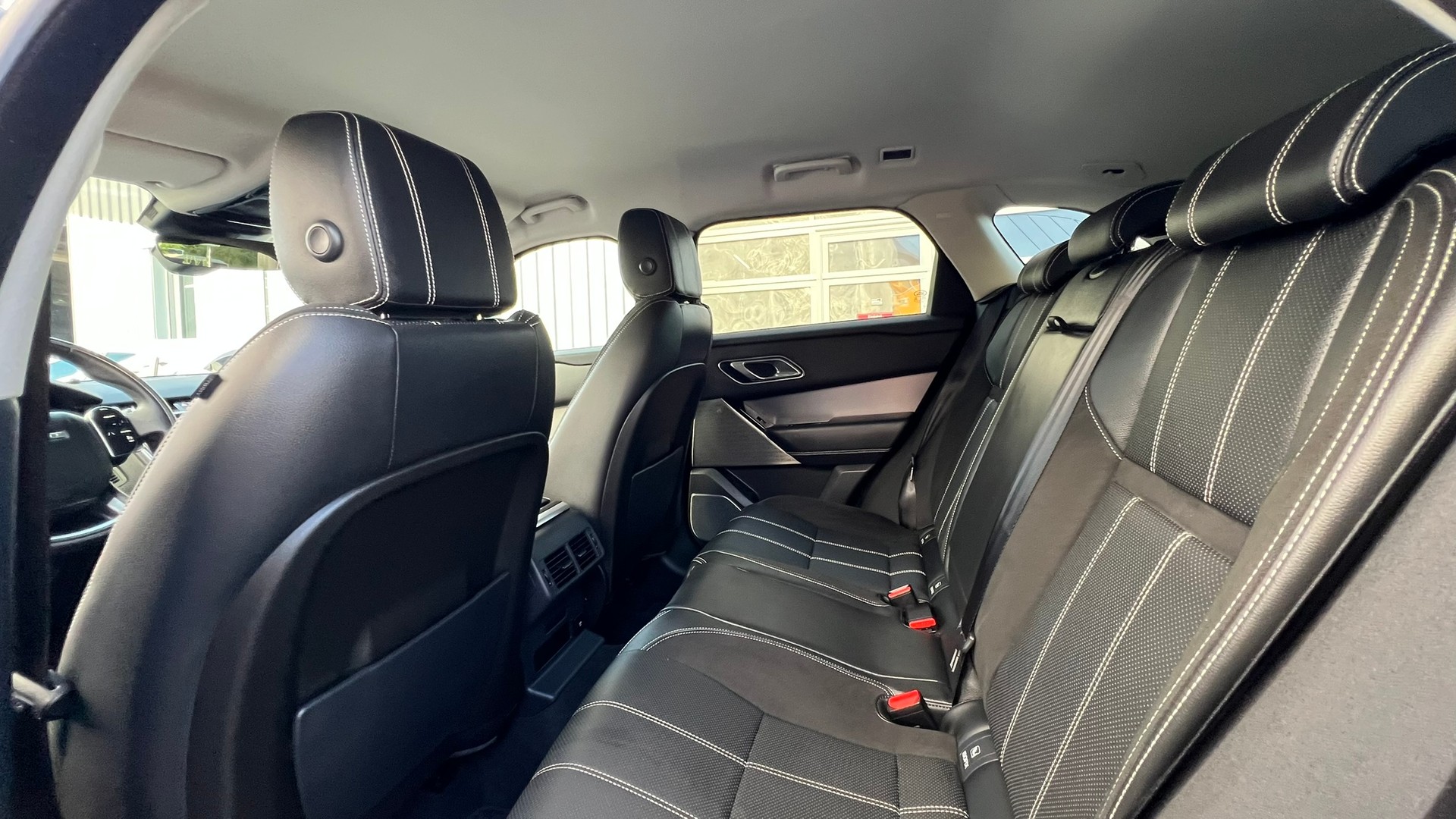 LAND ROVER RANGE ROVER VELAR R-DYNAMIK P 250 SE AUTOMATIC l 250 PS-image-26