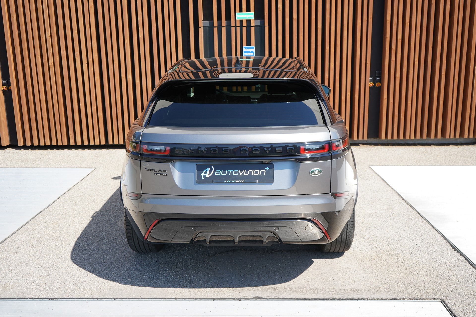 LAND ROVER RANGE ROVER VELAR R-DYNAMIK P 250 SE AUTOMATIC l 250 PS-image-14