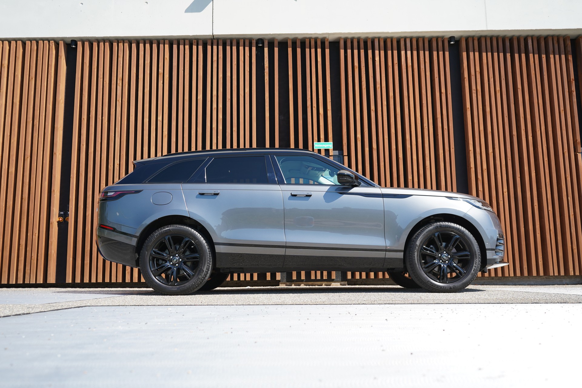 LAND ROVER RANGE ROVER VELAR R-DYNAMIK P 250 SE AUTOMATIC l 250 PS-image-0