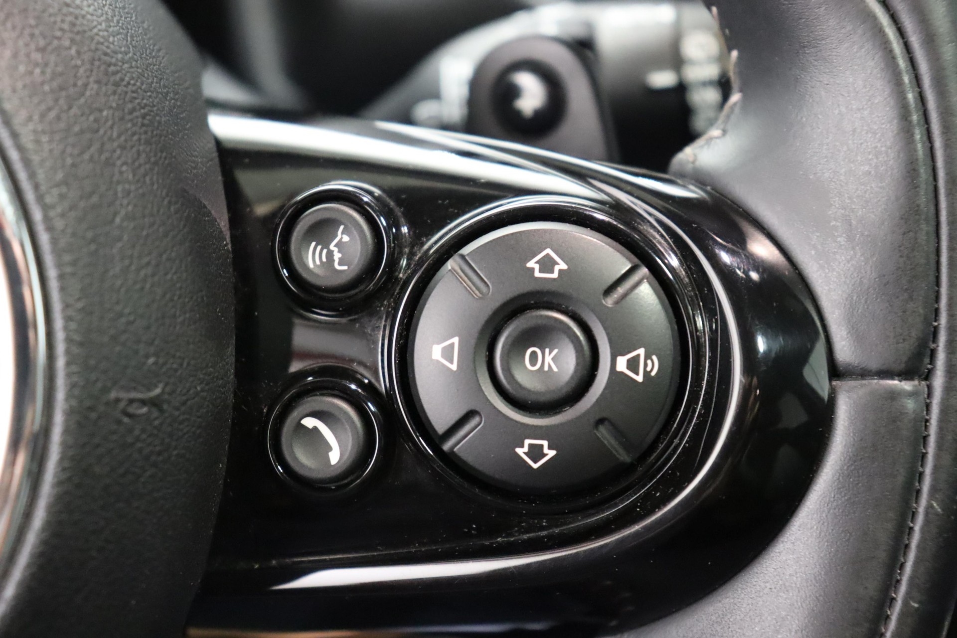 MINI Countryman F60 2.0i Cooper S SAG ALL4-image-13
