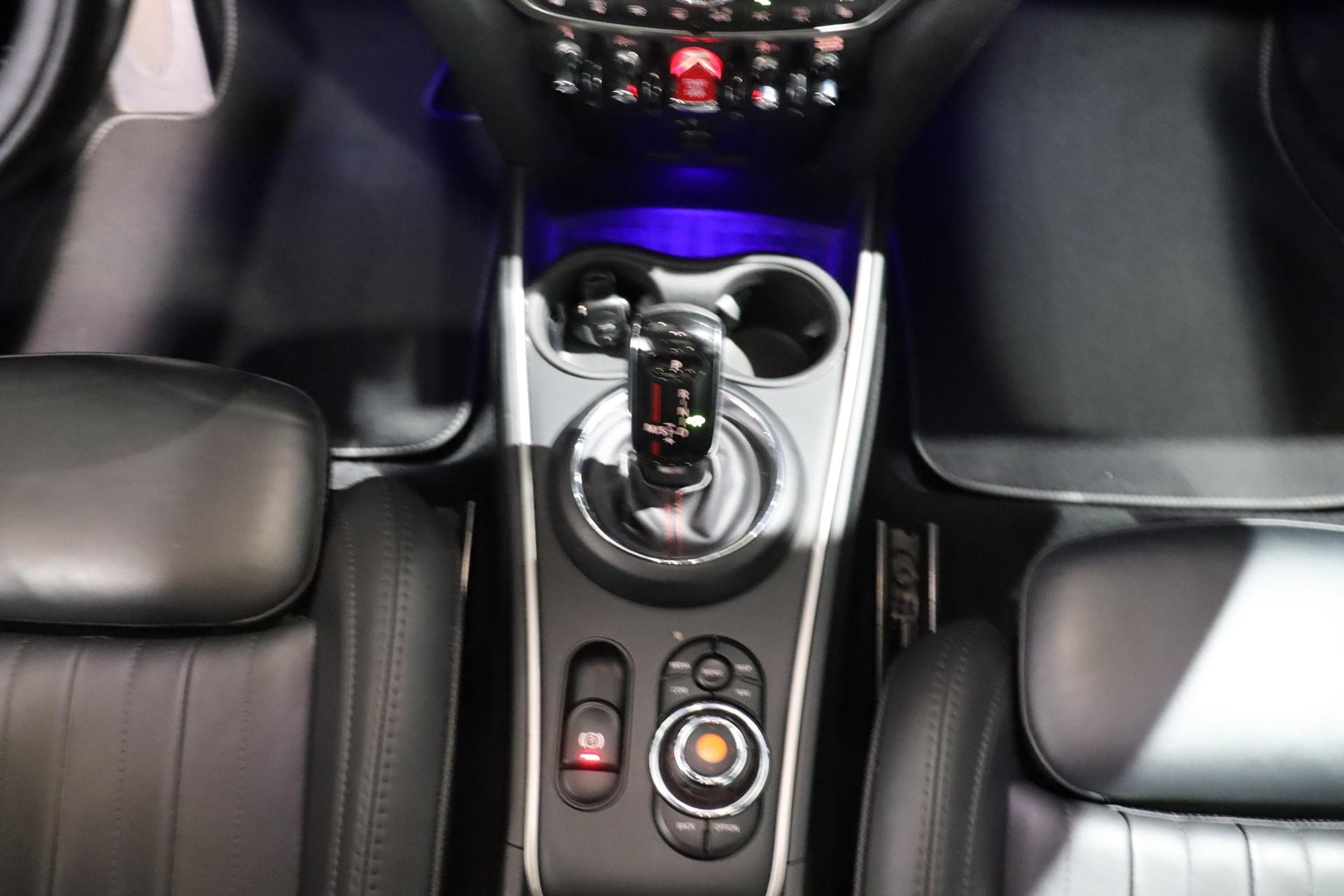 MINI Countryman F60 2.0i Cooper S SAG ALL4-image-10