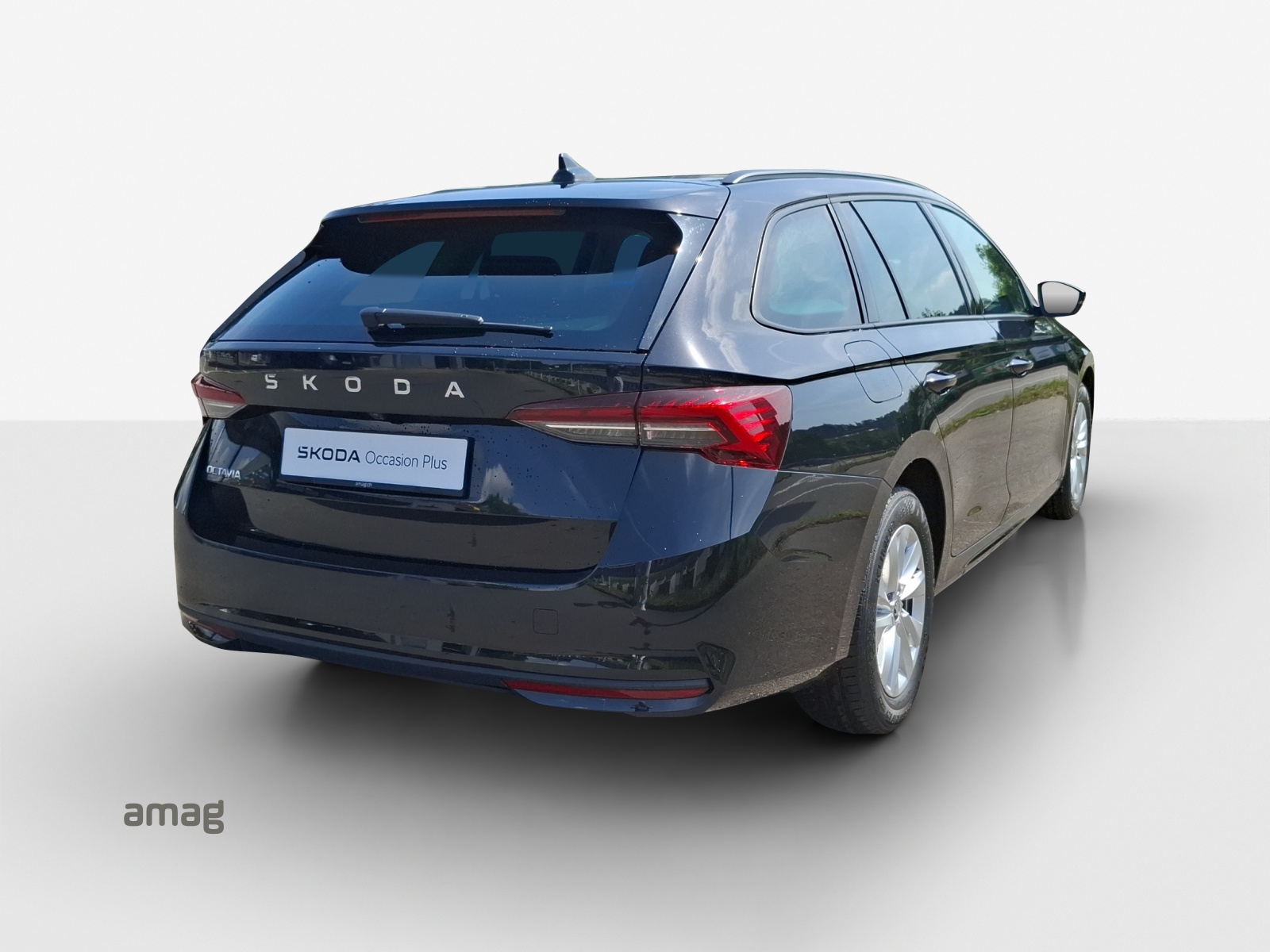SKODA Octavia Combi 1.5 TSI mHEV DSG Dynamic-image-4