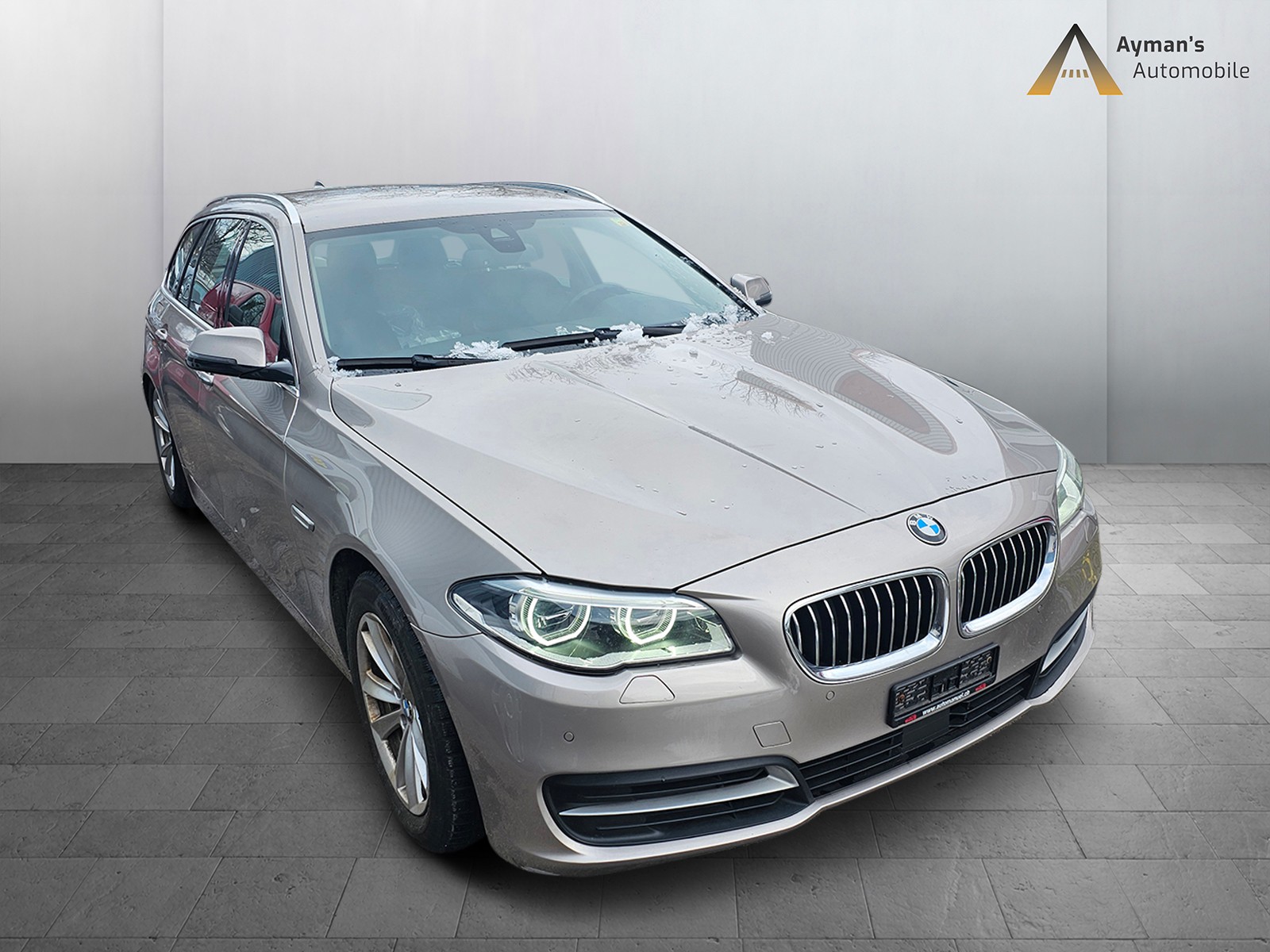 BMW 525d Touring xDrive Luxury Line Steptronic-image-1