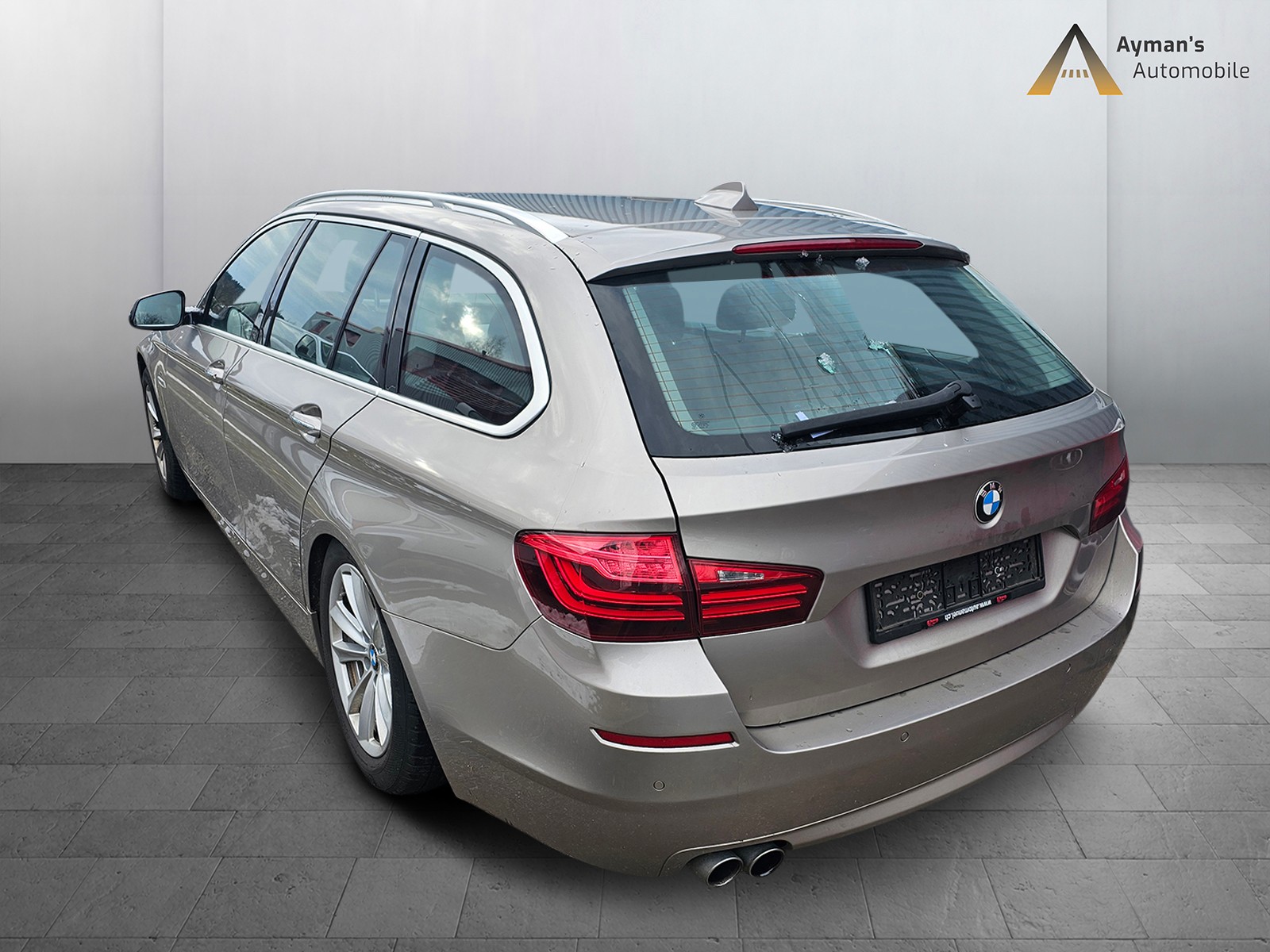 BMW 525d Touring xDrive Luxury Line Steptronic-image-2