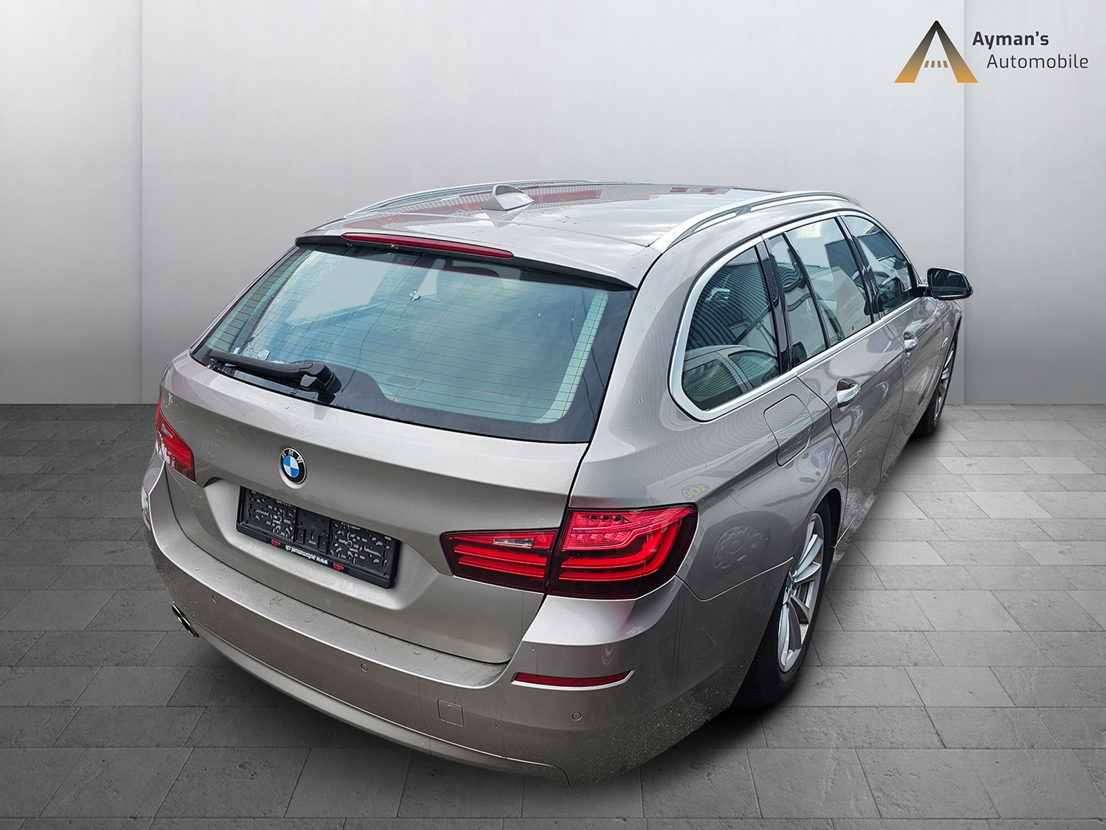 BMW 525d Touring xDrive Luxury Line Steptronic-image-4