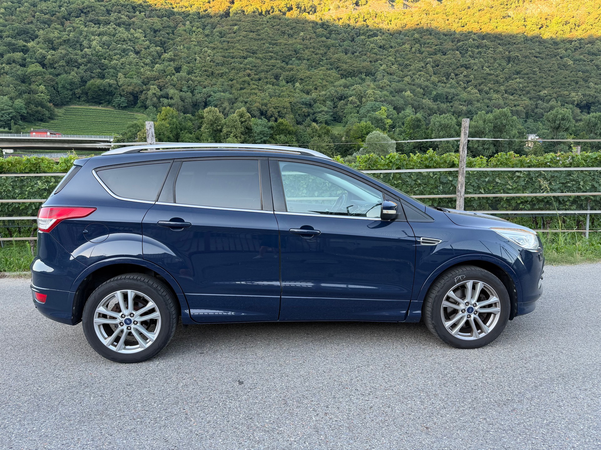 FORD Kuga 2.0 TDCi Titanium 4WD PowerShift-image-4