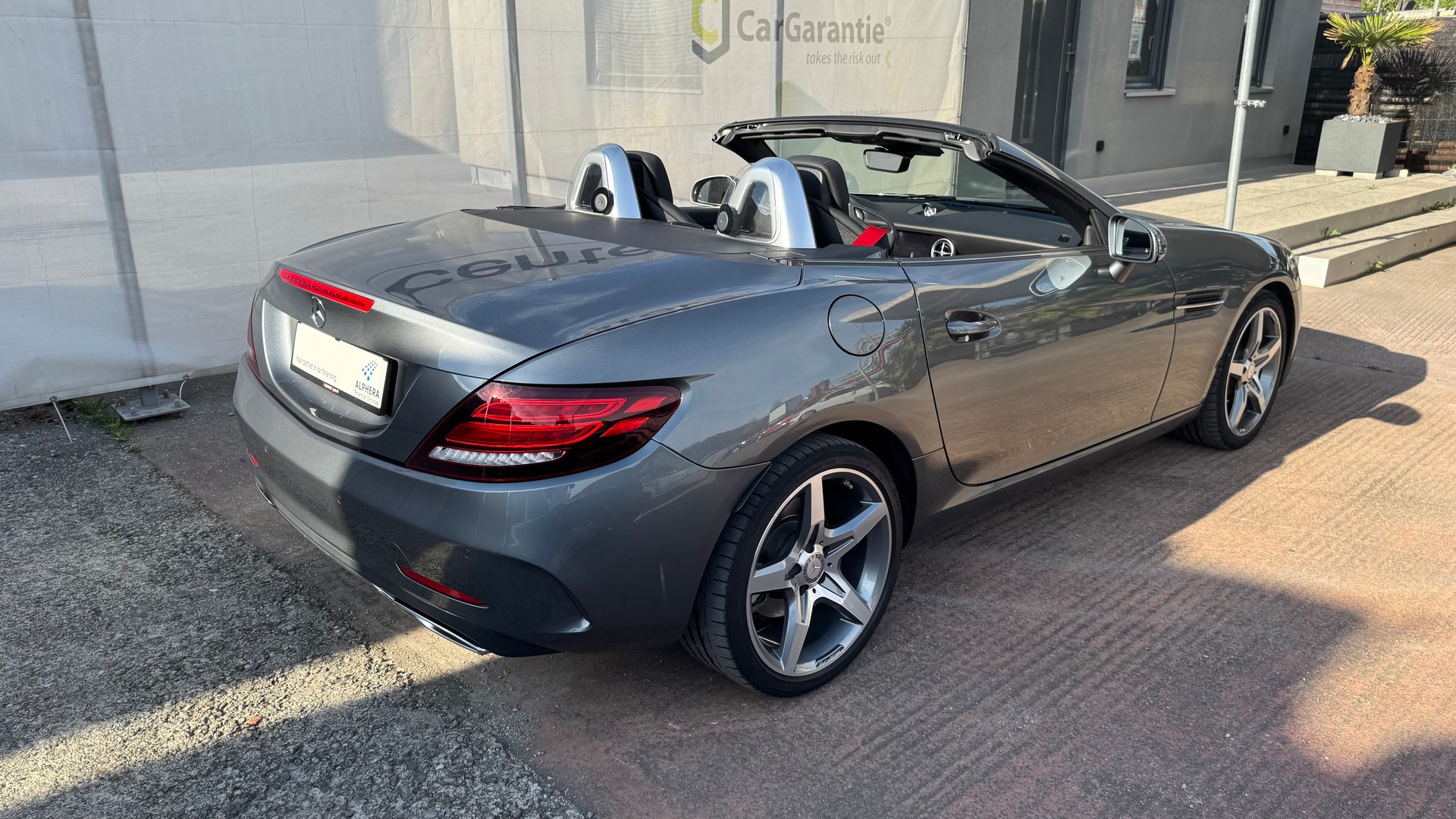 MERCEDES-BENZ AMG-Line SLC 200 9G-Tronic-image-8