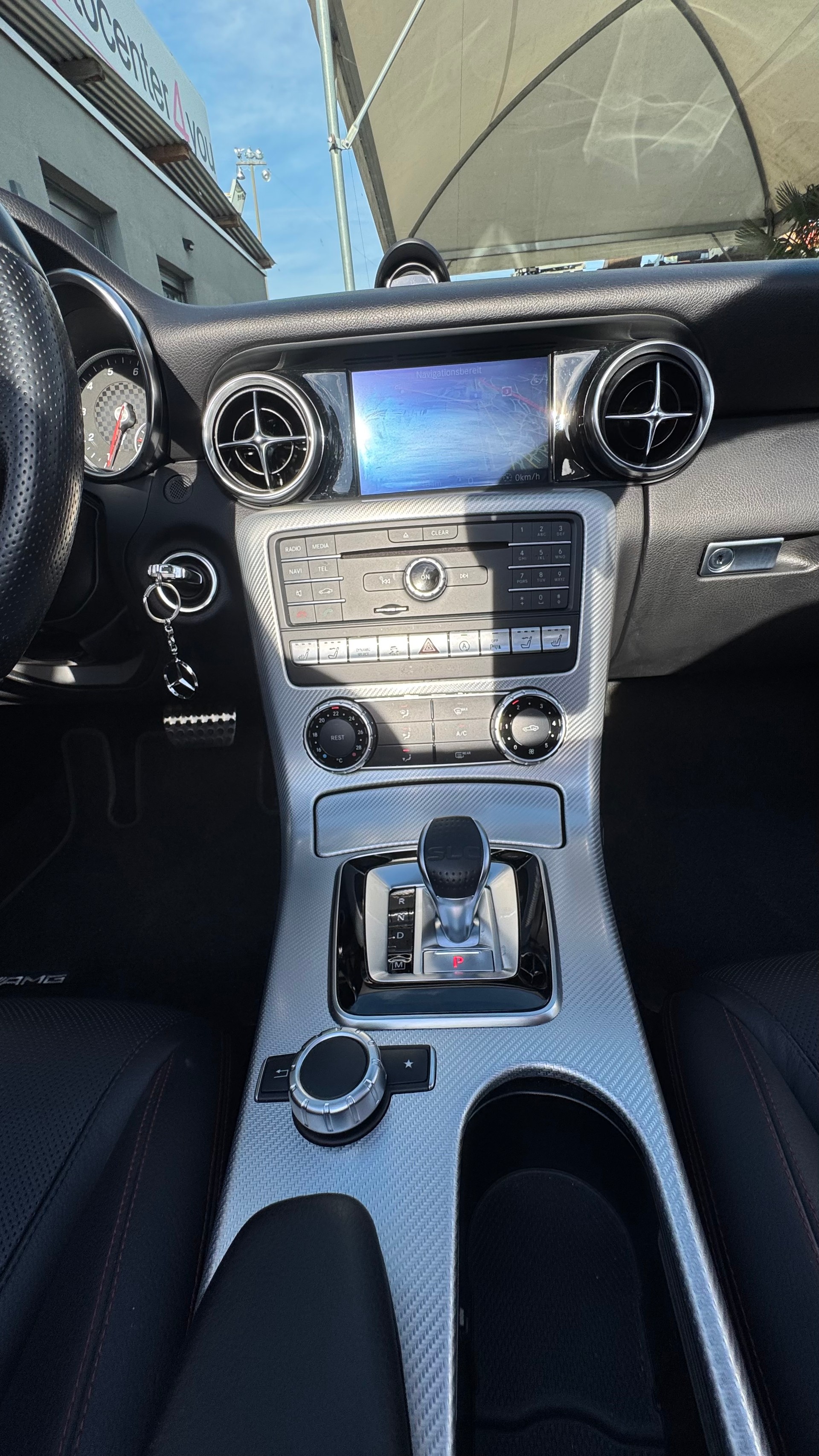 MERCEDES-BENZ AMG-Line SLC 200 9G-Tronic-image-19