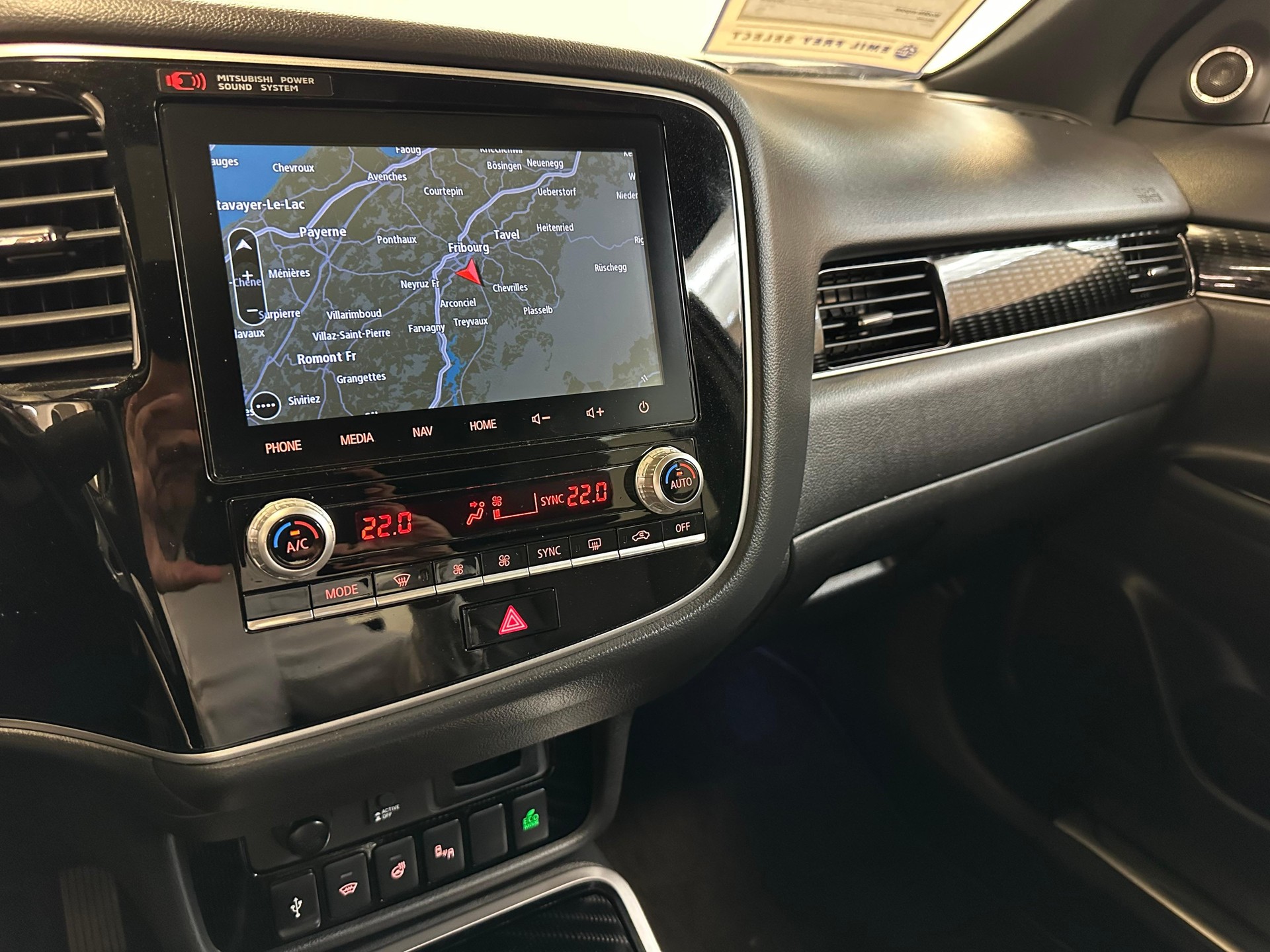 MITSUBISHI Outlander 2.4 PHEV Diamond+-image-6