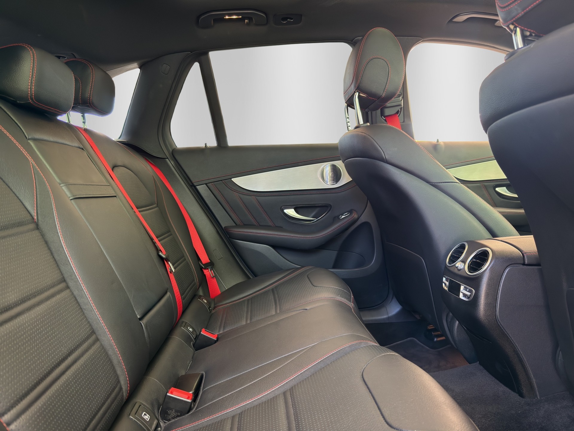 MERCEDES-BENZ GLC 43 AMG 4Matic 9G-Tronic-image-17
