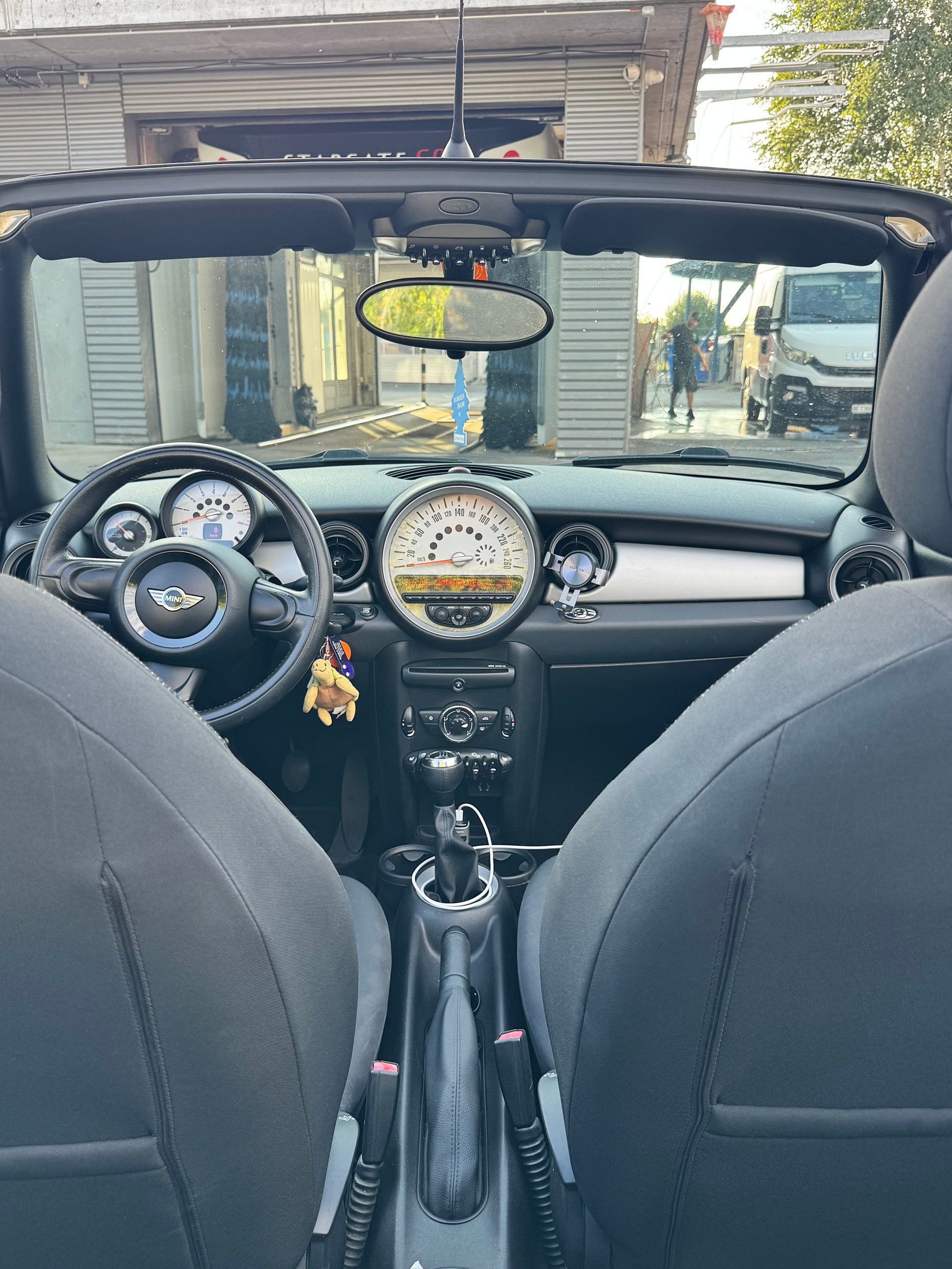 MINI One-image-5