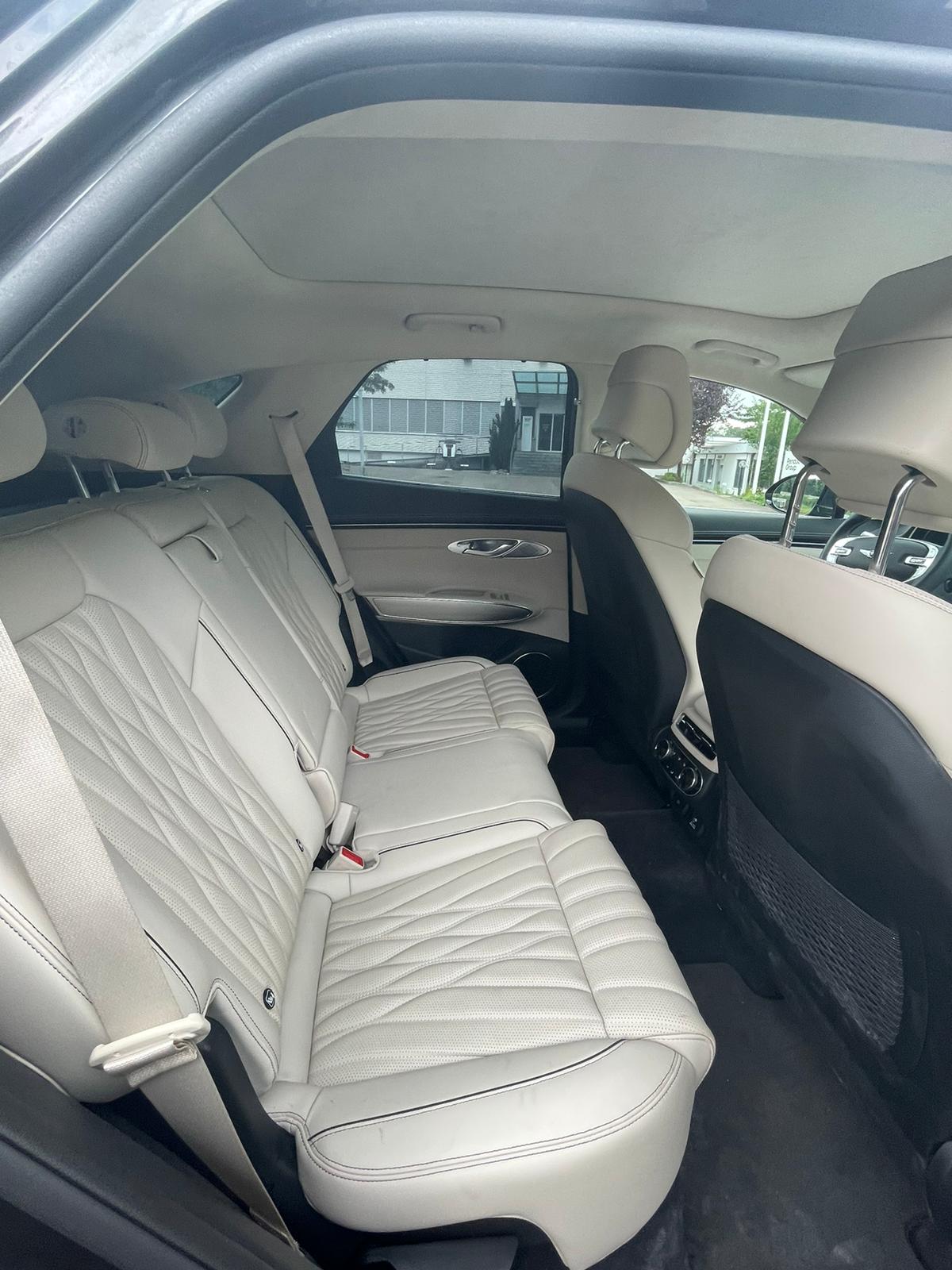 GENESIS GV70 2.2 CRDI Luxury AT8 AWD-image-13