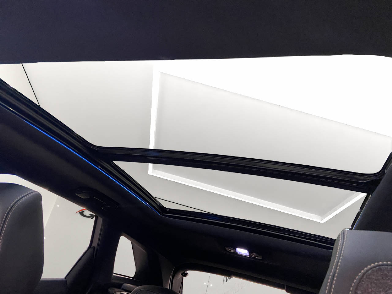 PEUGEOT 3008 1.6 THP Allure-image-12