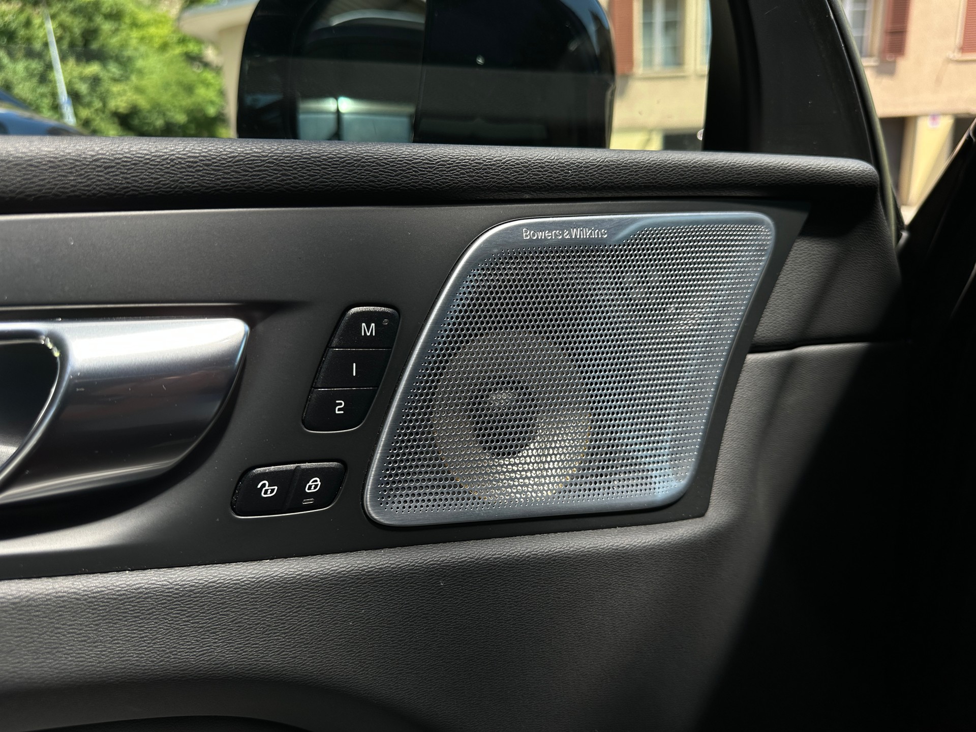 VOLVO XC60 T8 eAWD PluginHybrid R-Design Geartronic-image-21