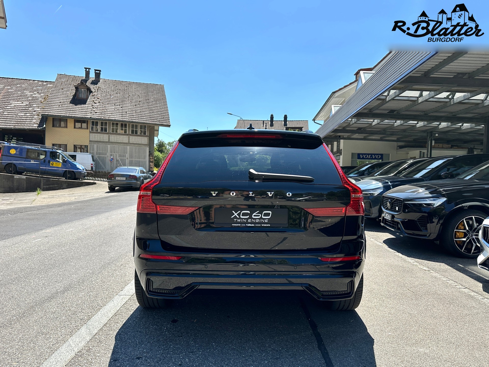 VOLVO XC60 T8 eAWD PluginHybrid R-Design Geartronic-image-4