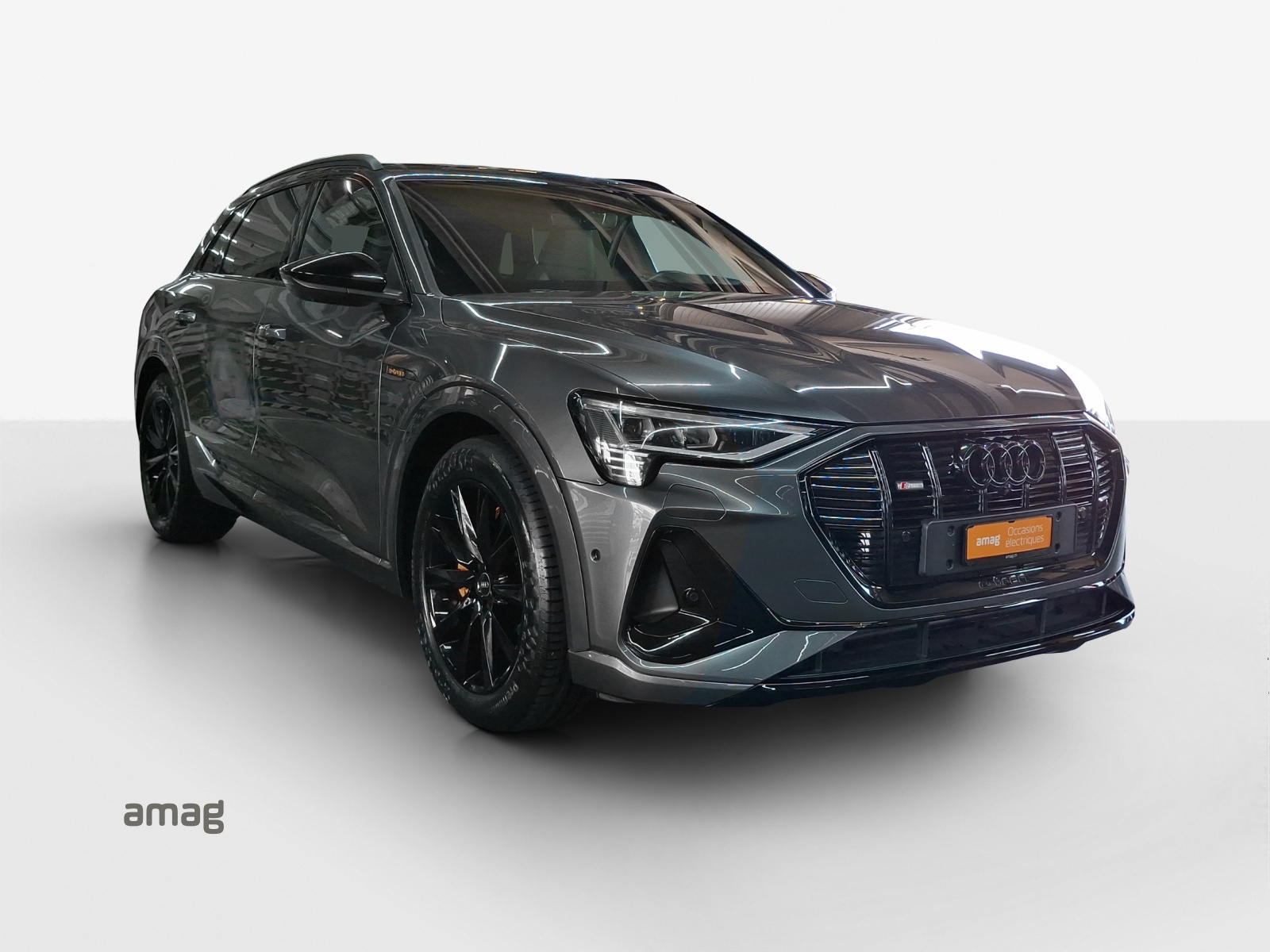 AUDI e-tron 55 S Line Black Edition quattro-image-4
