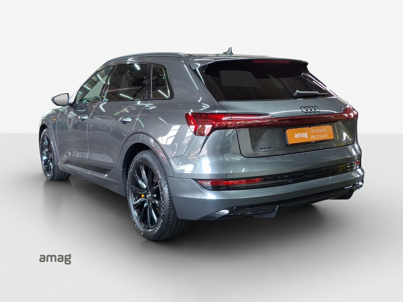 AUDI e-tron 55 S Line Black Edition quattro-image-1