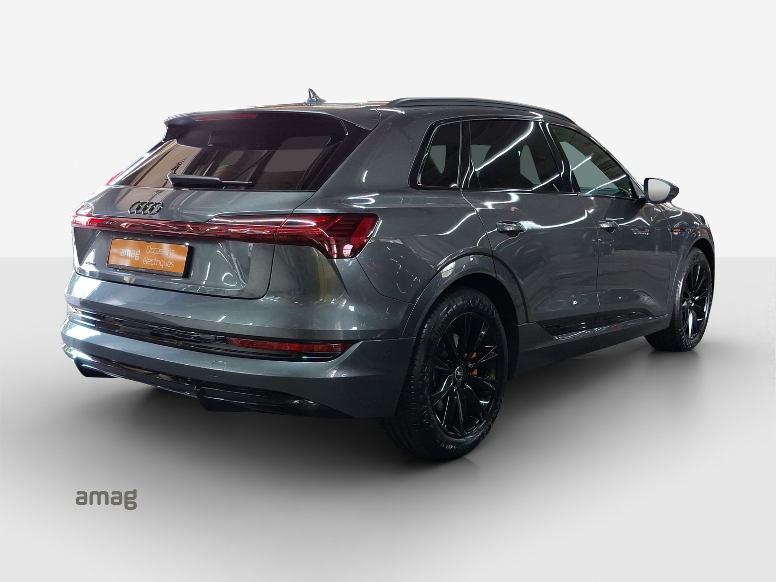 AUDI e-tron 55 S Line Black Edition quattro-image-3
