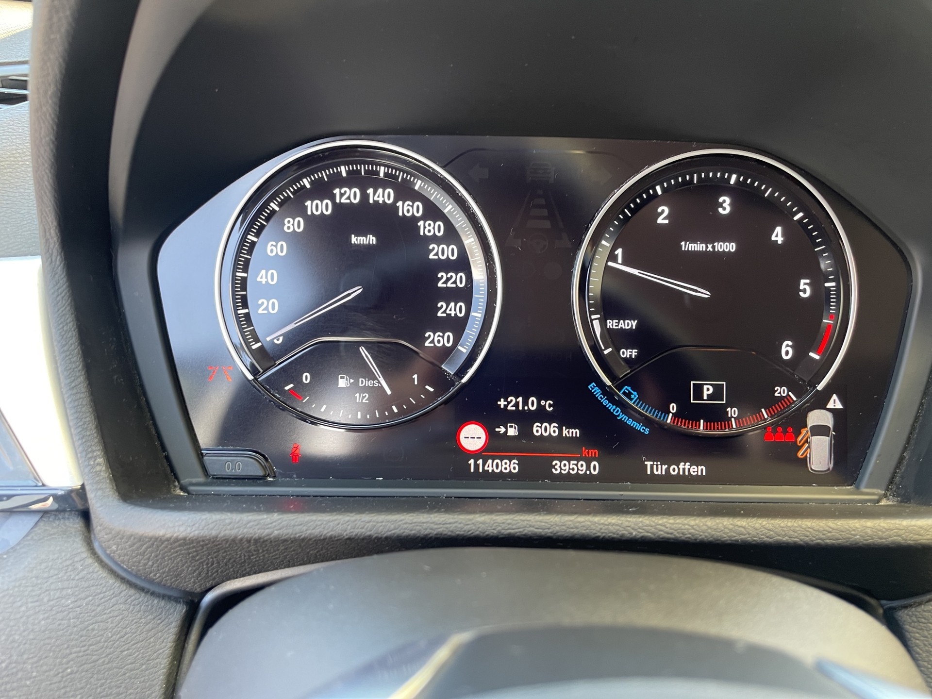 BMW X1 xDrive 18d Steptronic-image-12