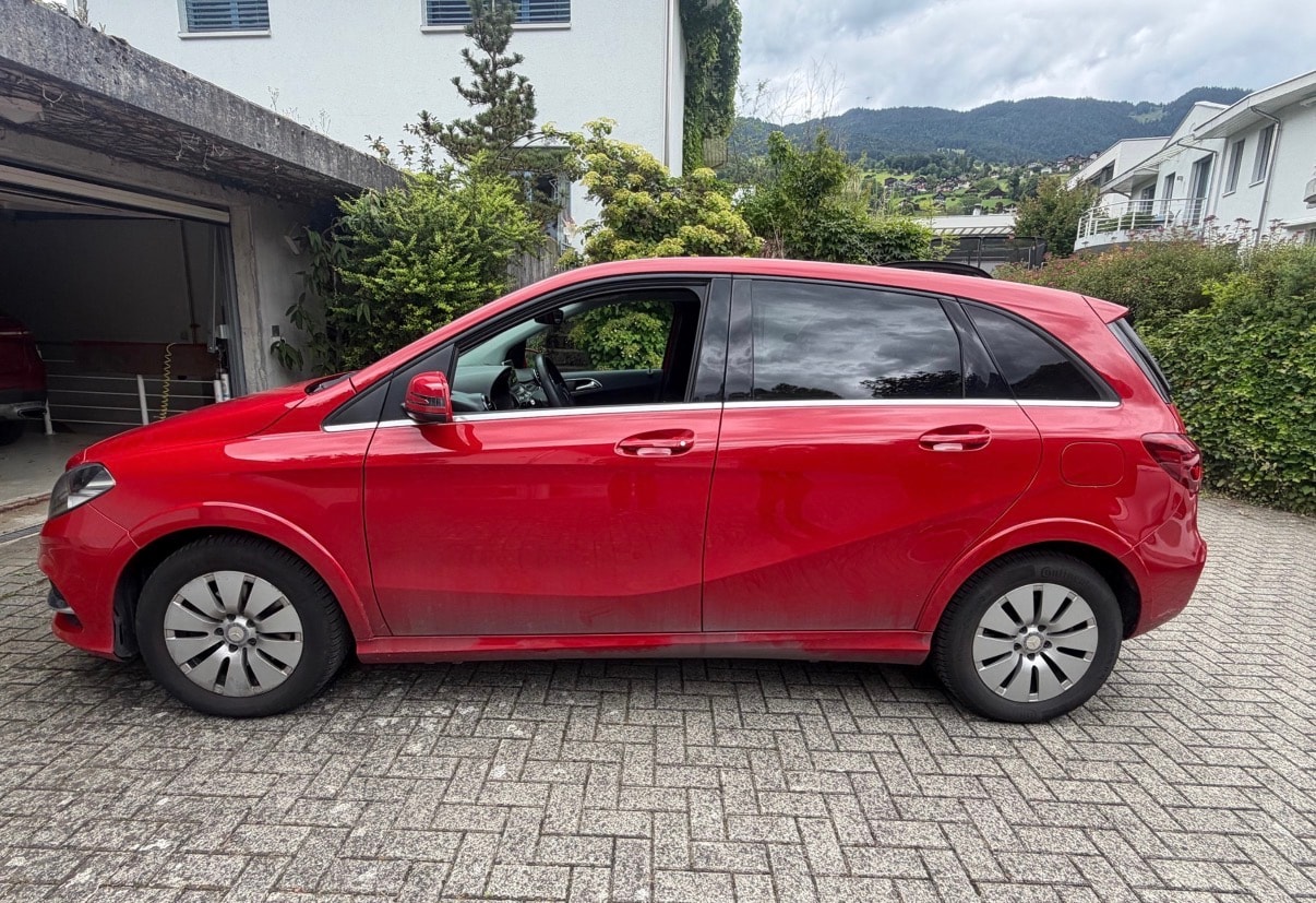 MERCEDES-BENZ B Electric Drive Urban-image-4