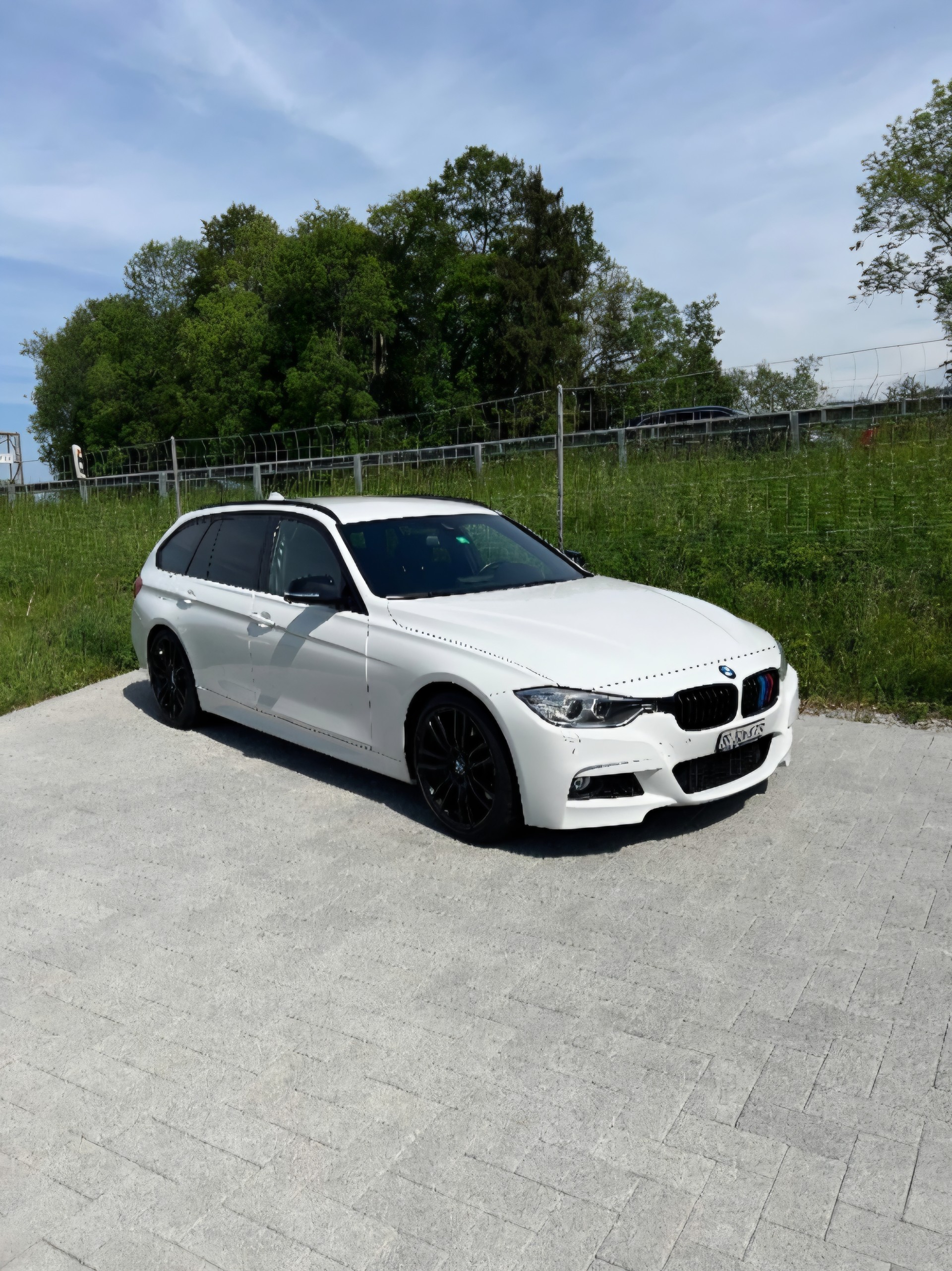 BMW 330d-image-10