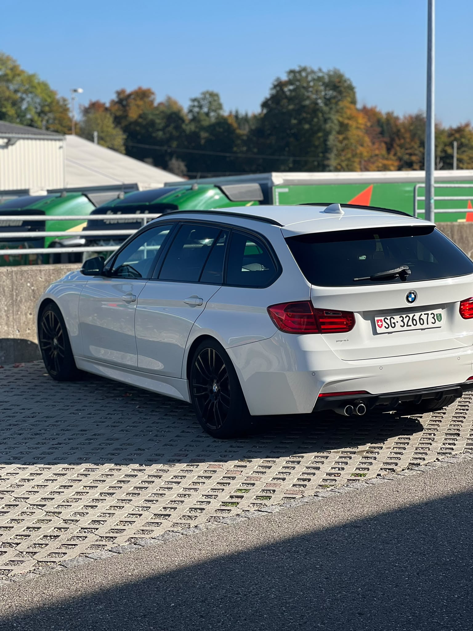 BMW 330d-image-5