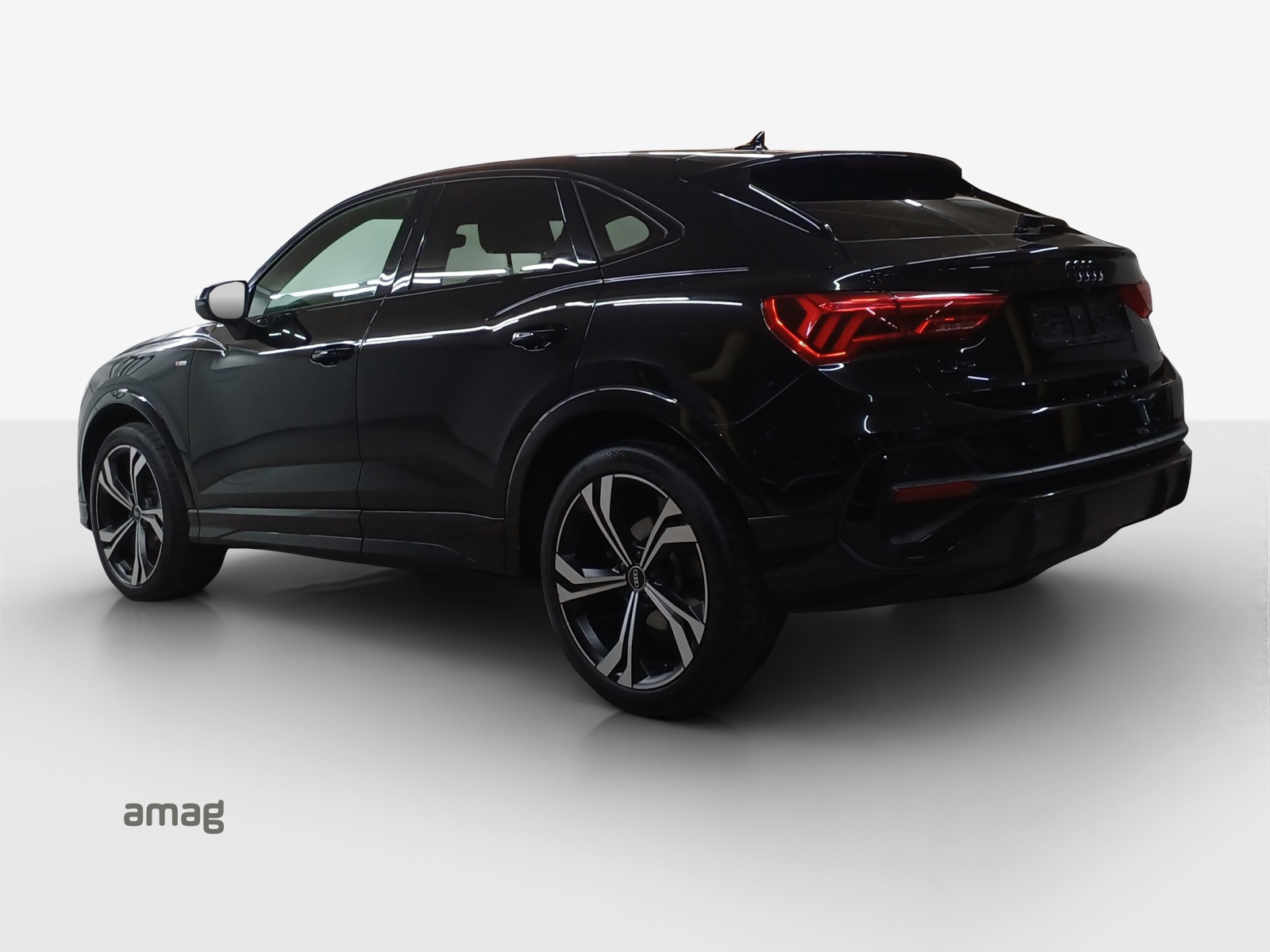 AUDI Q3 Sportback 35 TFSI S line S-tronic-showroom-element-2