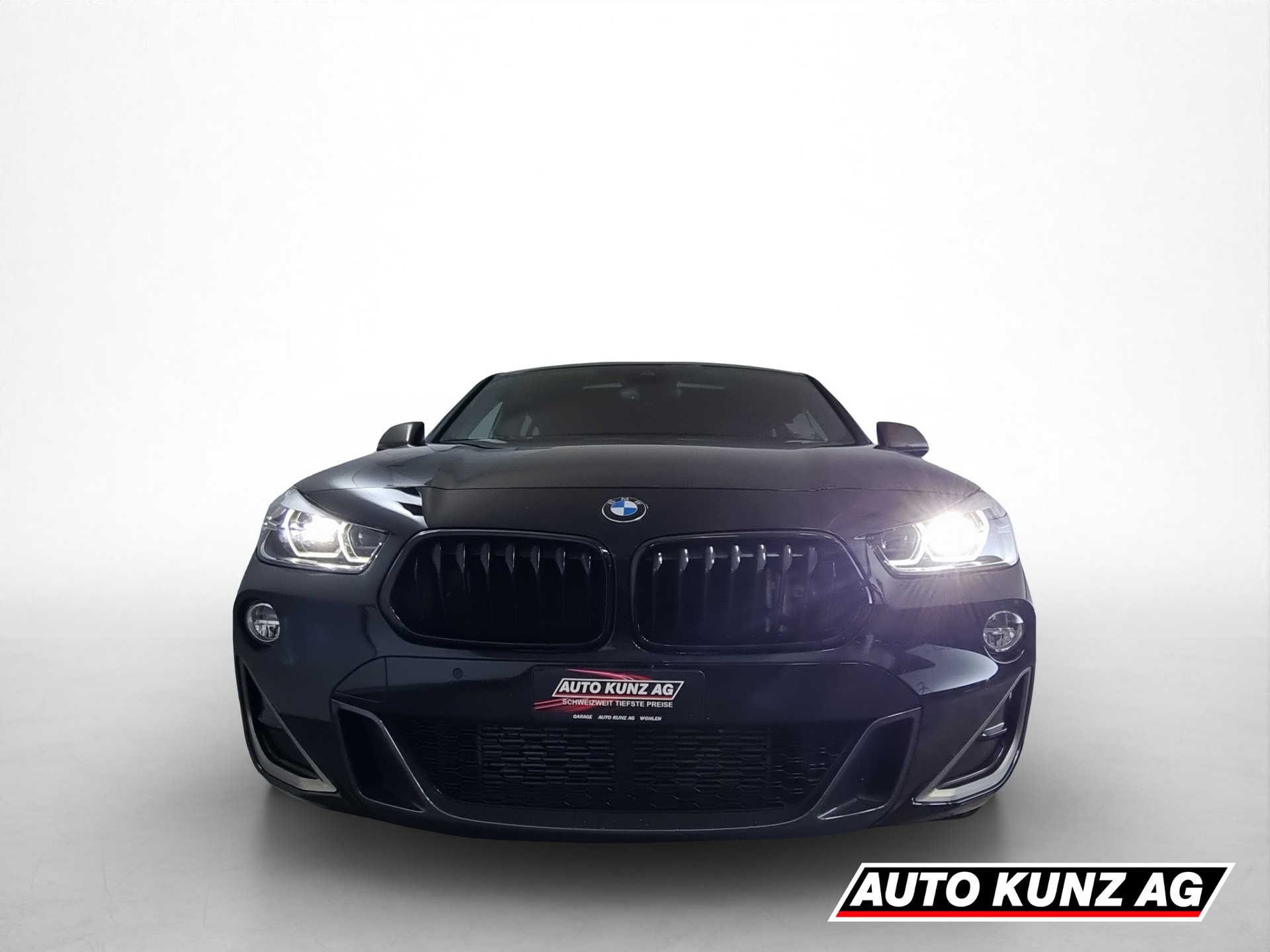 BMW X2 M35i-showroom-element-1