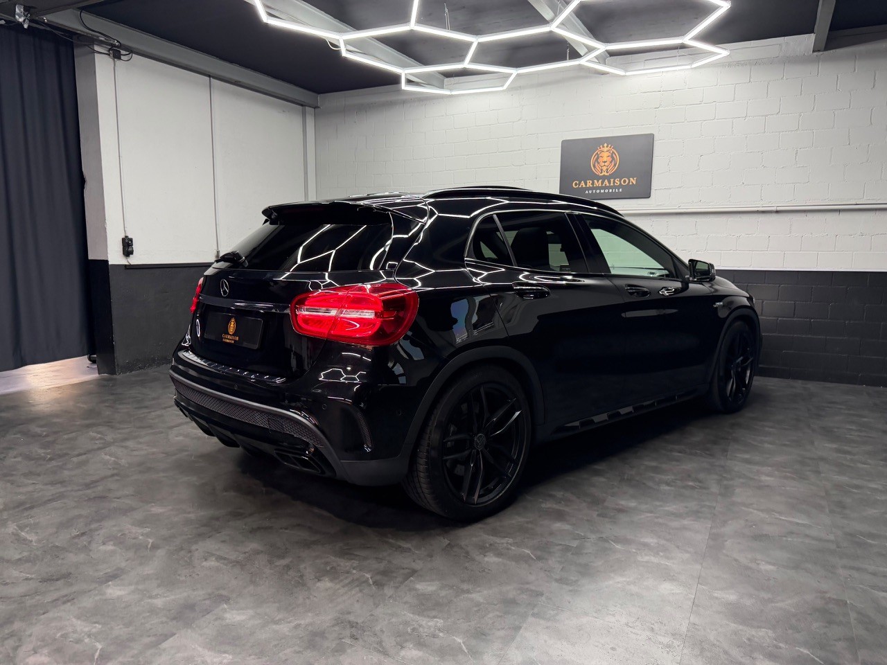 MERCEDES-BENZ GLA 45 AMG 4Matic 7G-DCT | Schiebedach-image-8
