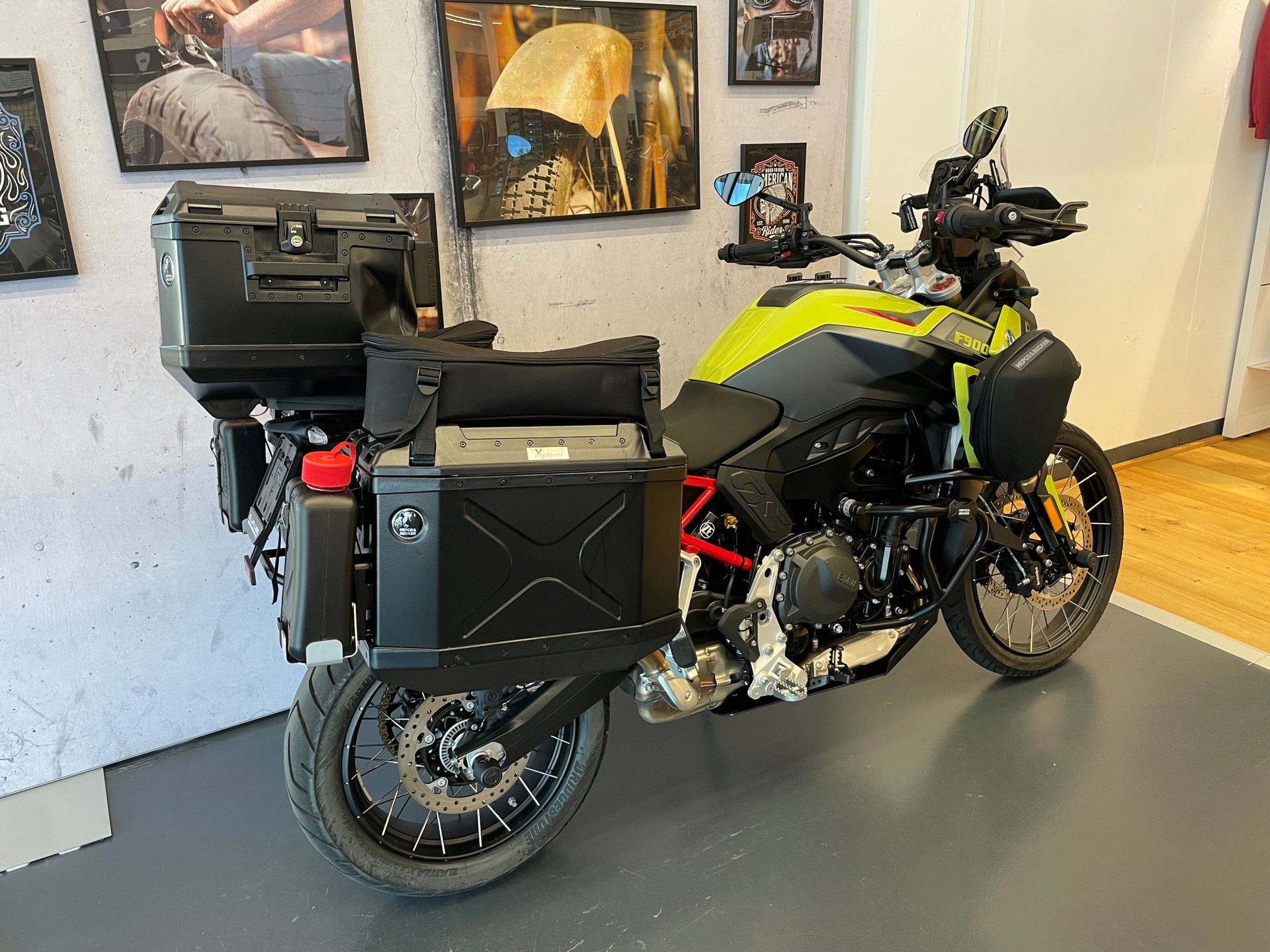 BMW F 900 GS-showroom-element-1