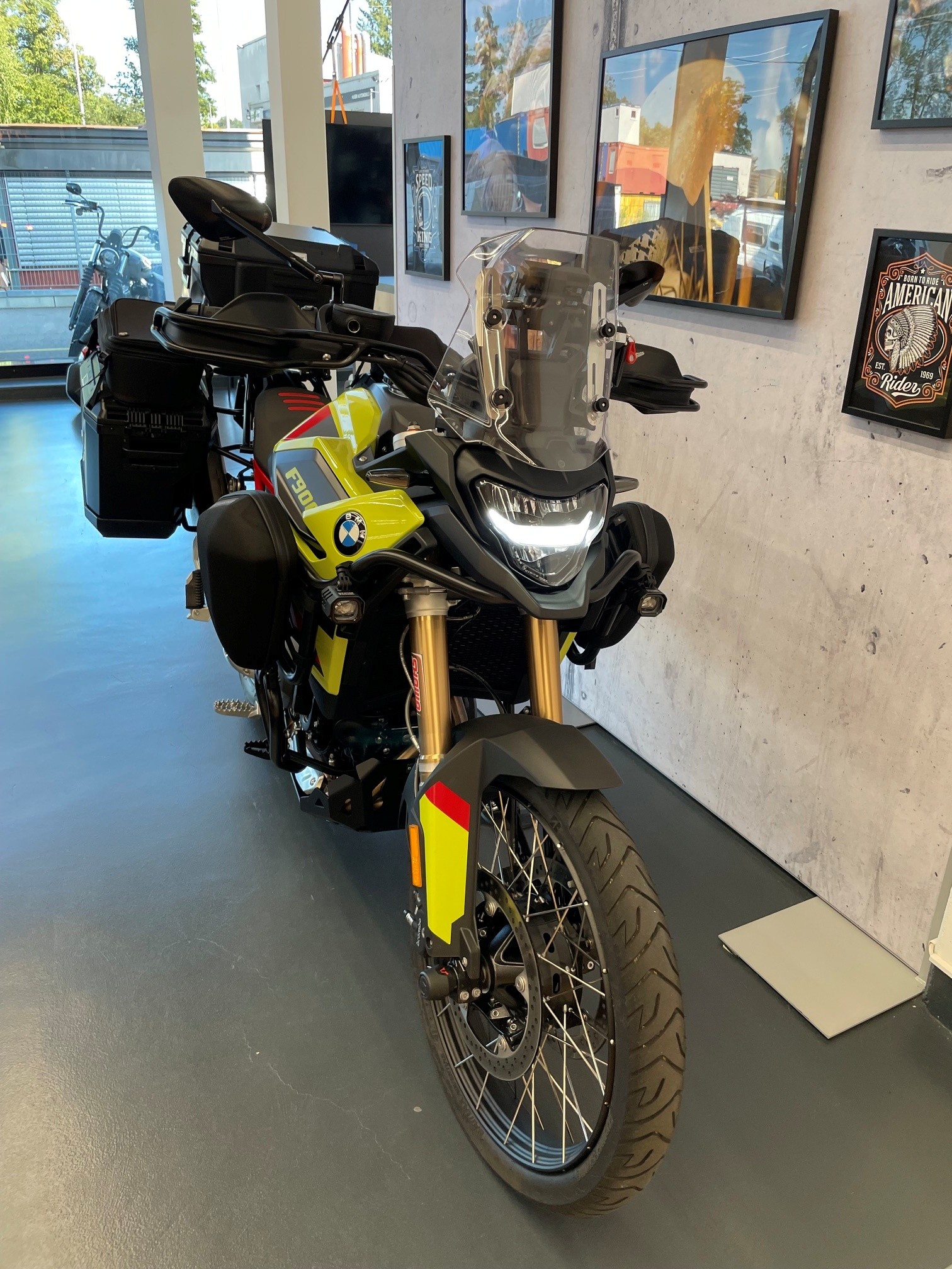 BMW F 900 GS-showroom-element-3