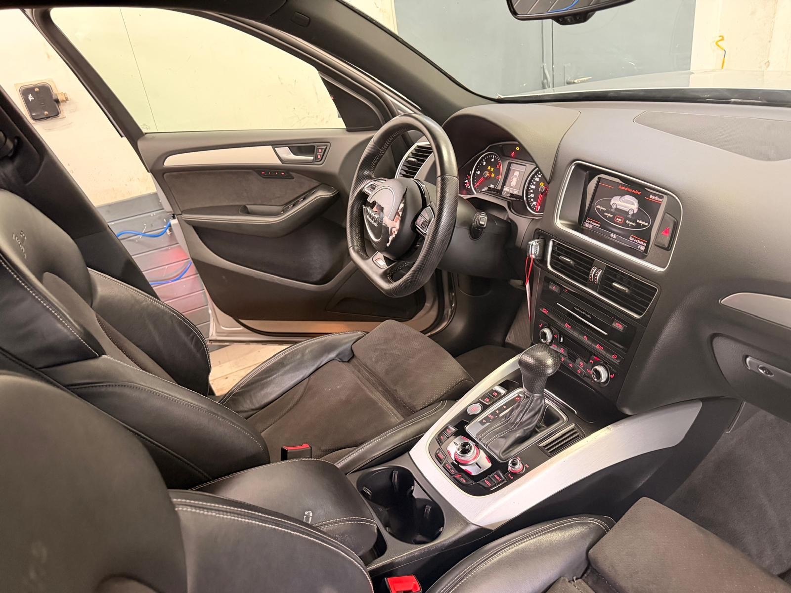 AUDI Q5 3.0 TDI clean quattro S-tronic-image-13