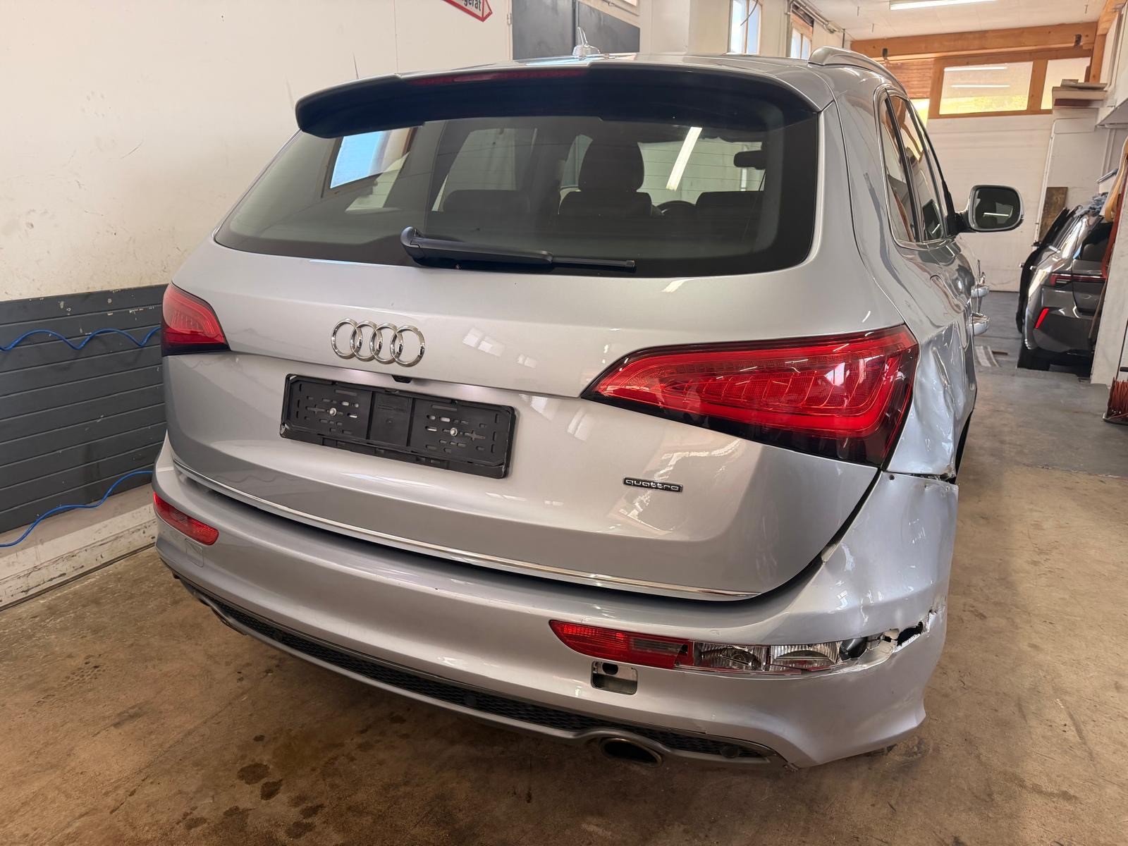 AUDI Q5 3.0 TDI clean quattro S-tronic-image-2