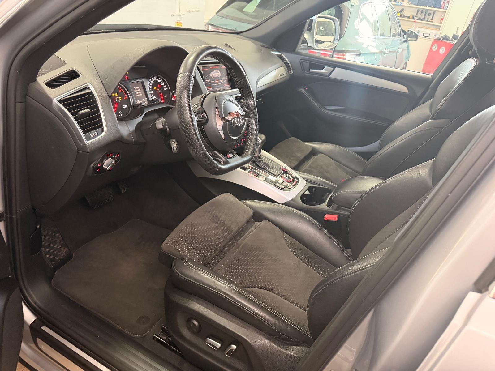 AUDI Q5 3.0 TDI clean quattro S-tronic-image-10