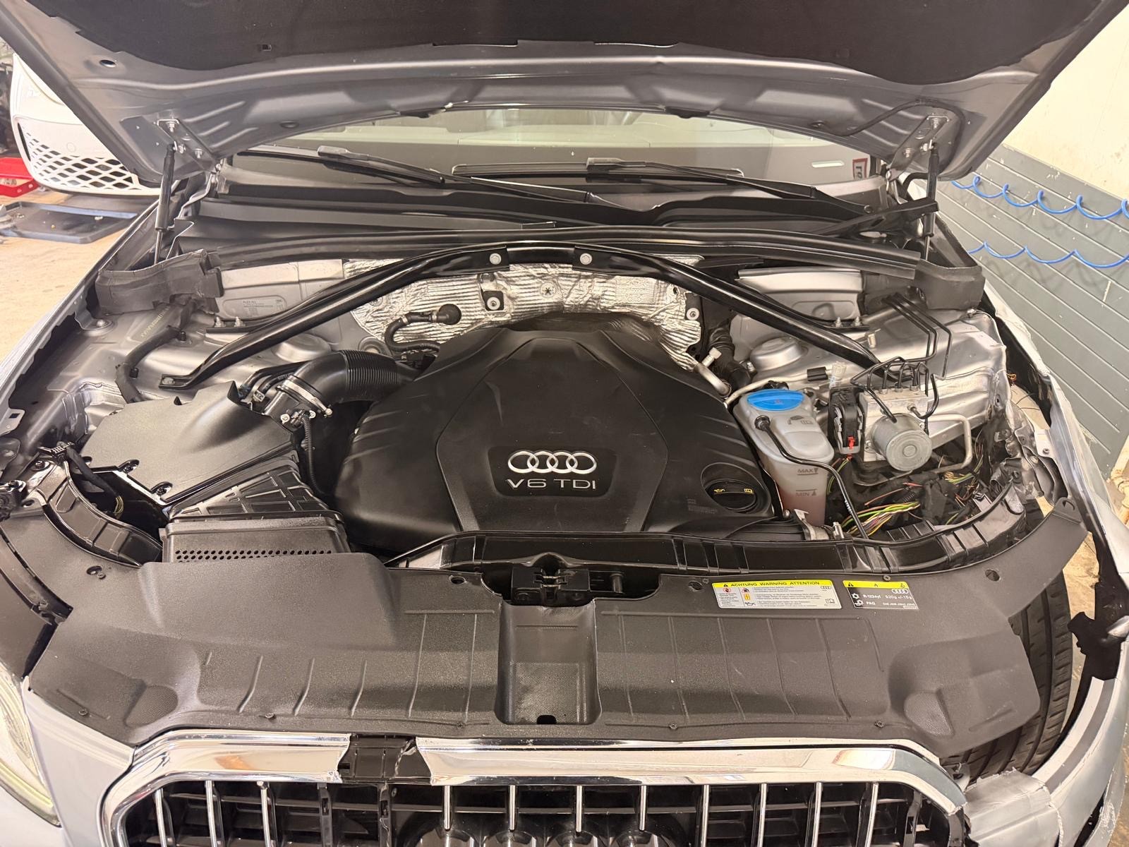AUDI Q5 3.0 TDI clean quattro S-tronic-image-8