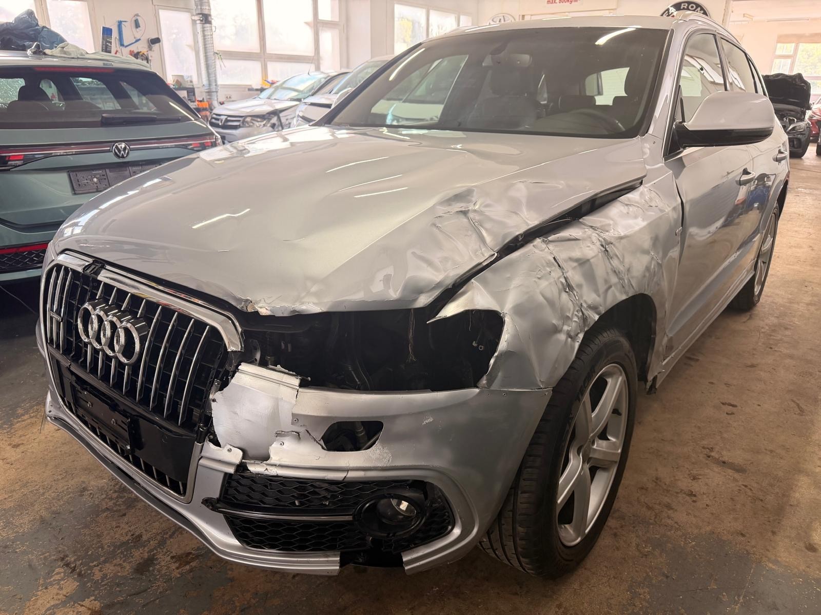 AUDI Q5 3.0 TDI clean quattro S-tronic-image-5