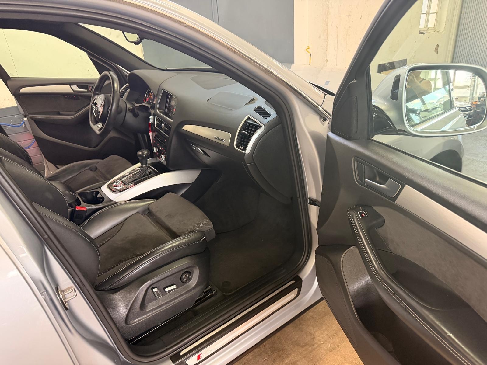AUDI Q5 3.0 TDI clean quattro S-tronic-image-14