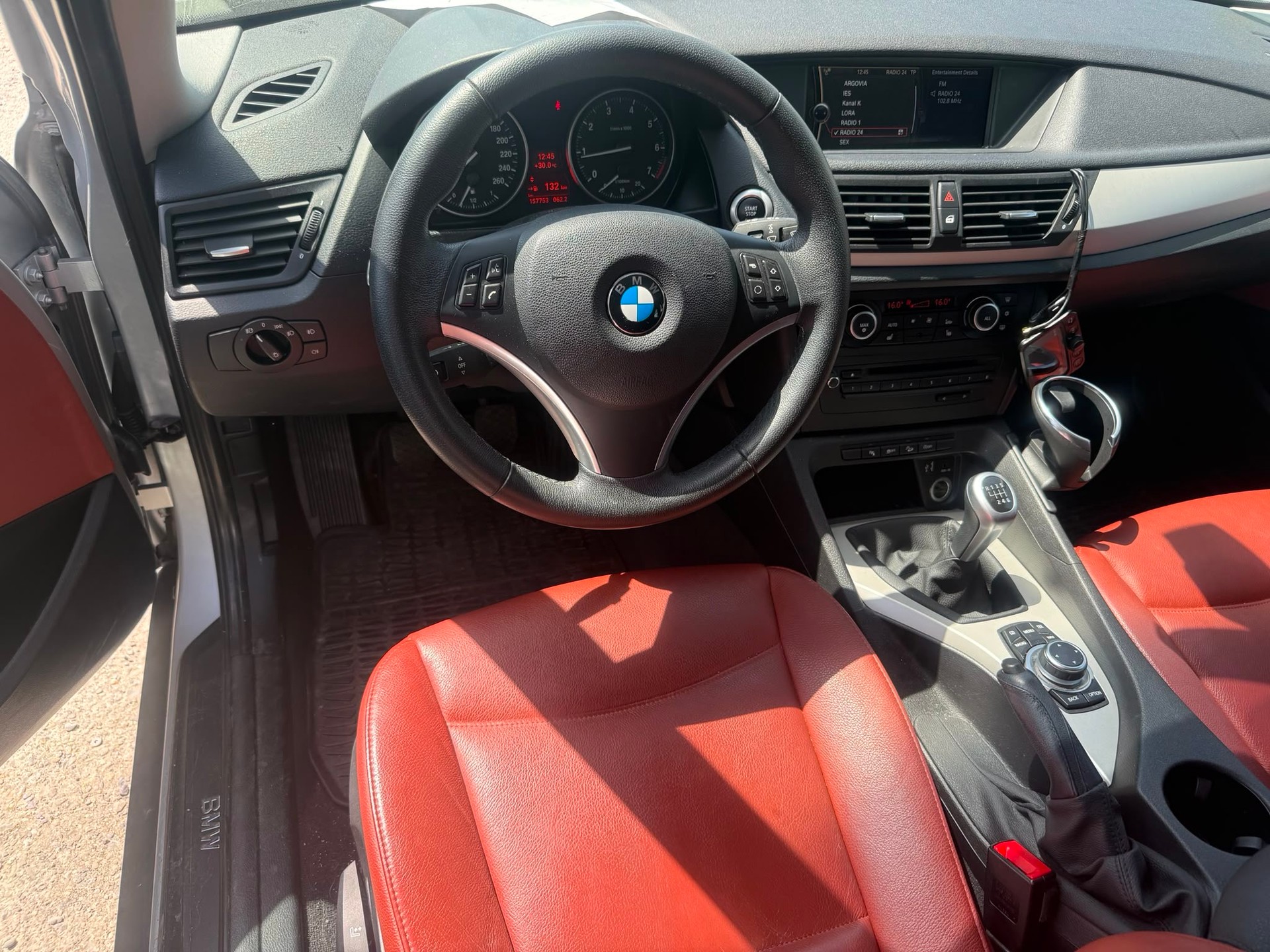 BMW X1 xDrive 20i-image-6