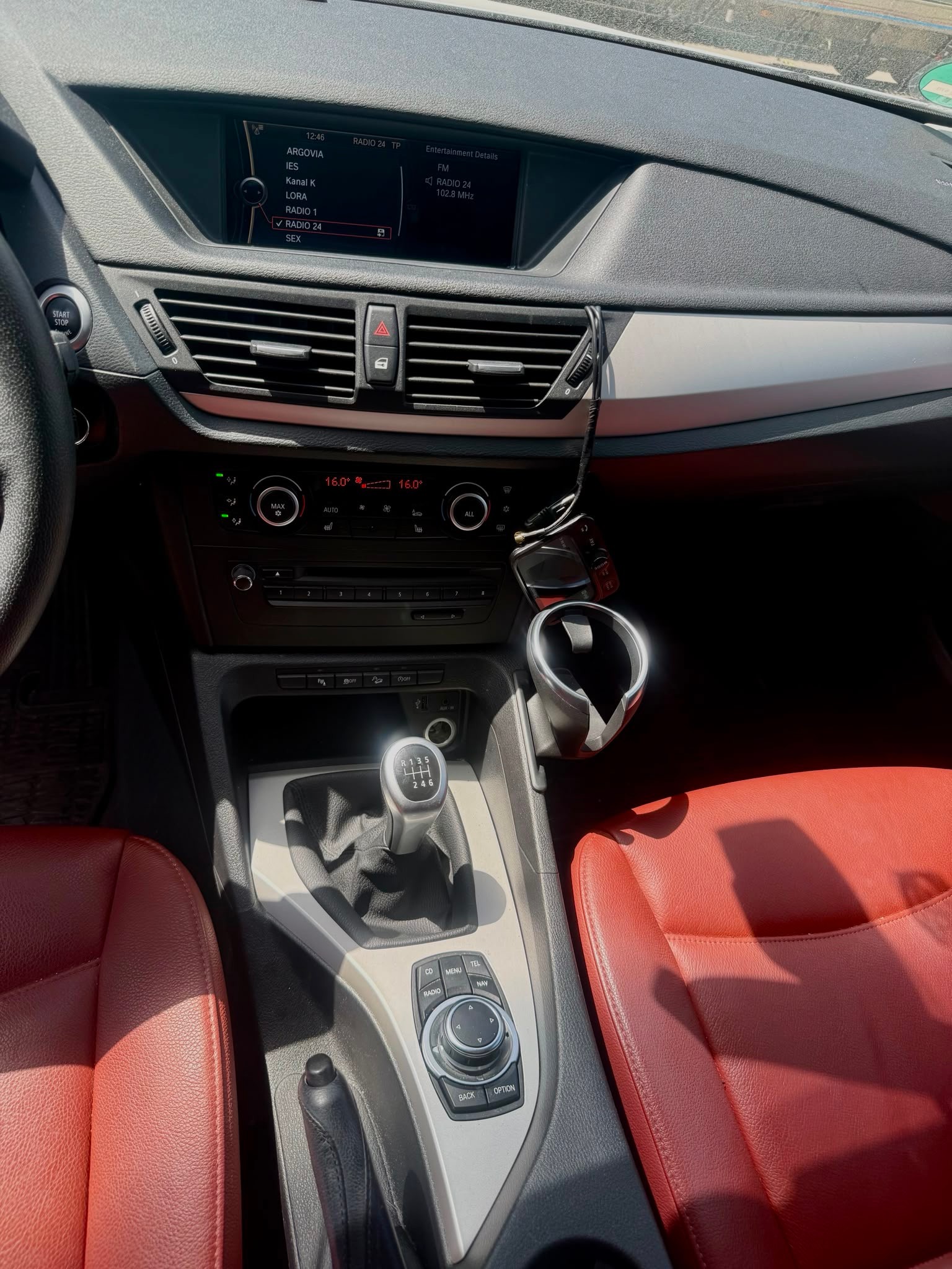 BMW X1 xDrive 20i-image-9