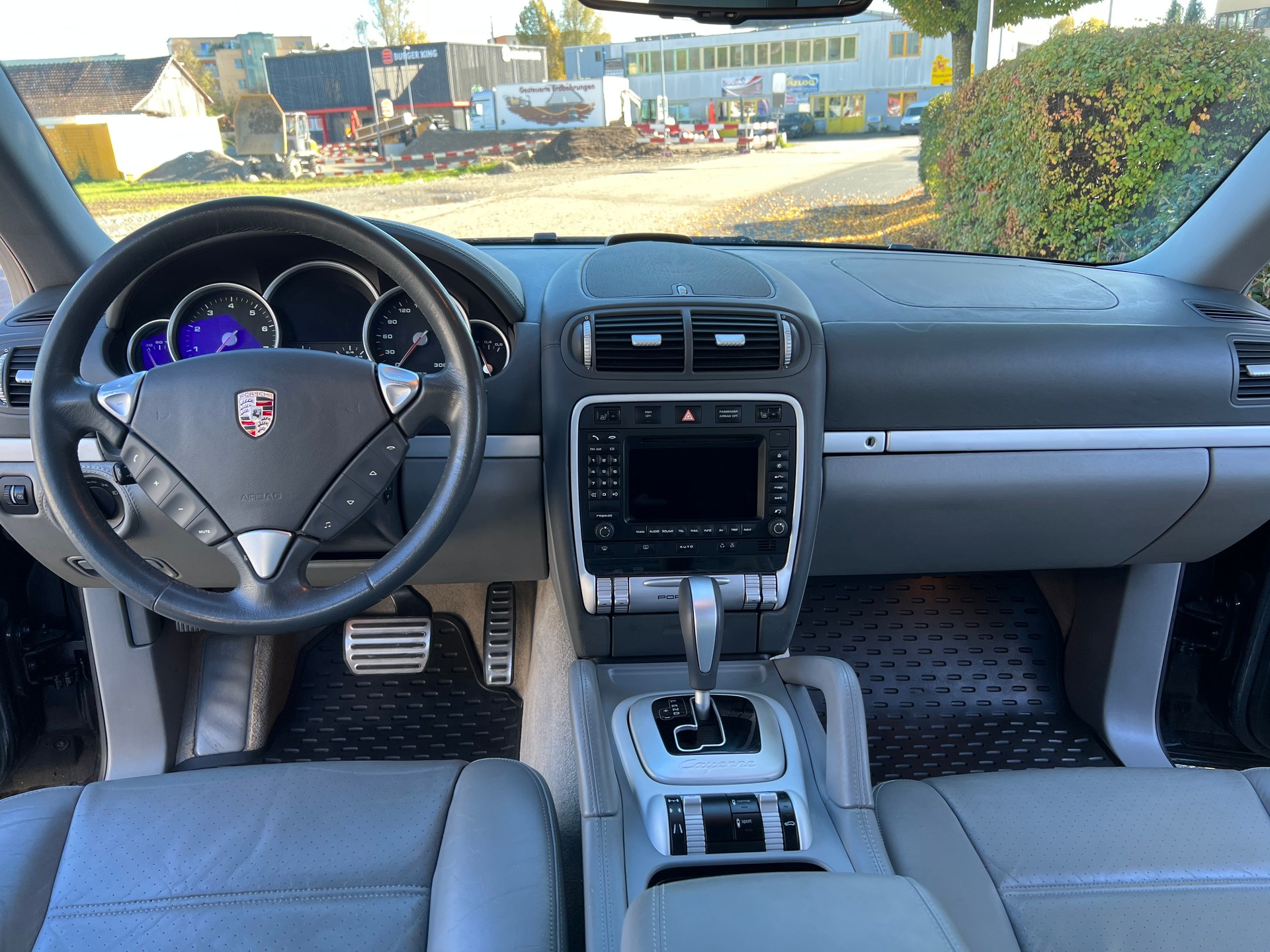 PORSCHE Cayenne Turbo-image-6