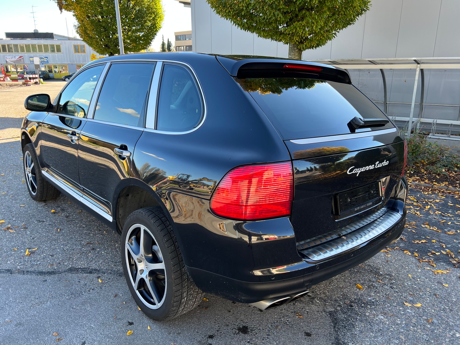 PORSCHE Cayenne Turbo-image-2