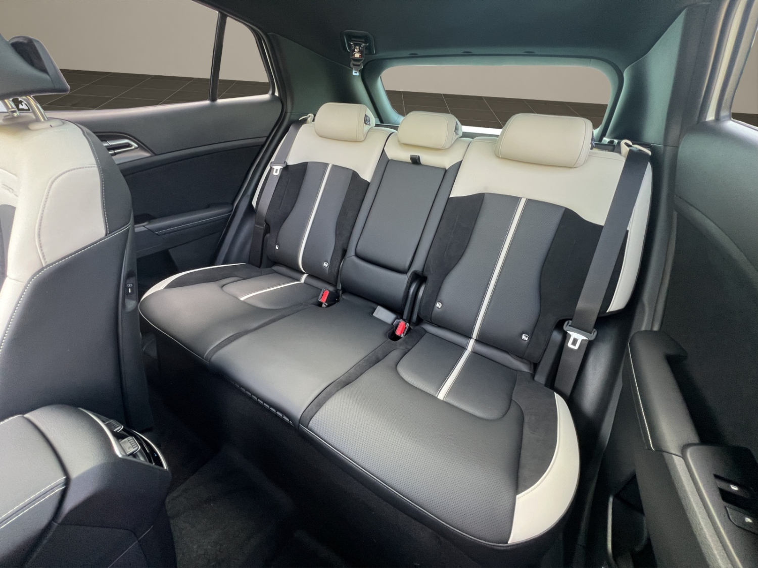 KIA Sportage 1.6 T-GDi Hybrid GT-Line-image-19