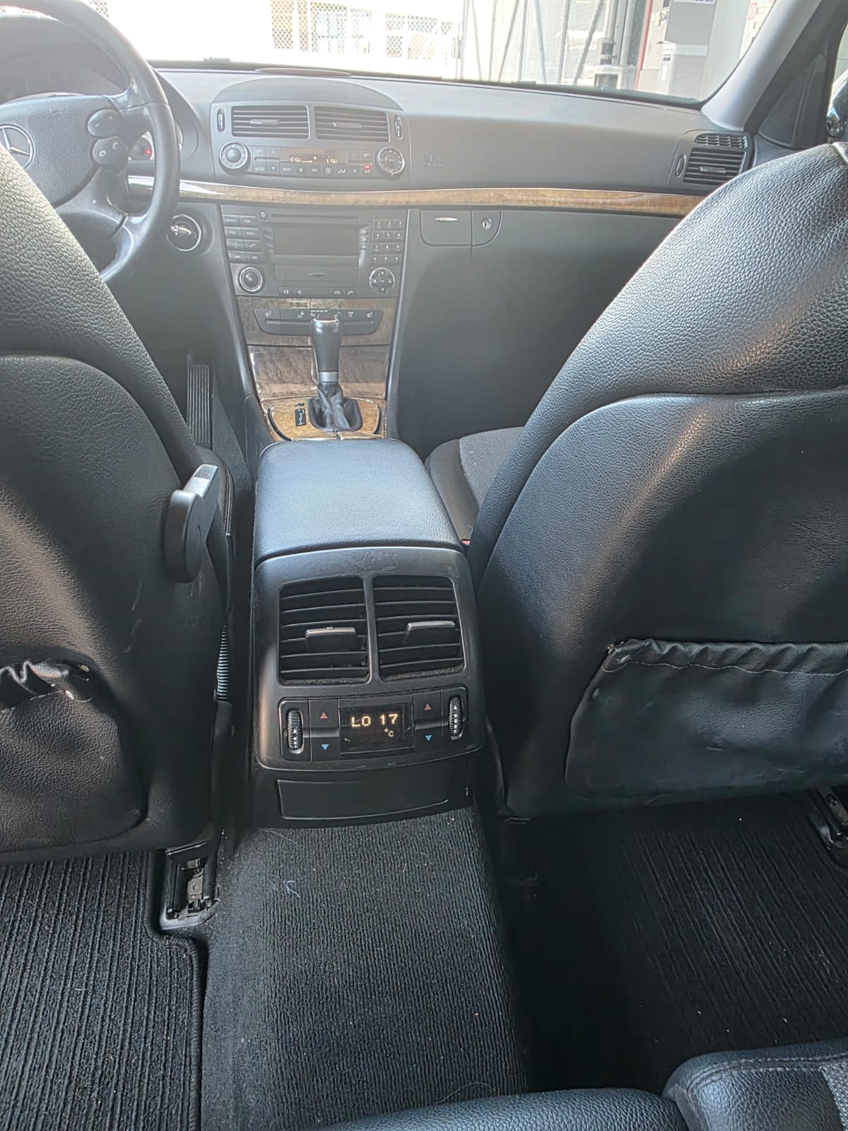 MERCEDES-BENZ E 220 CDI Avantgarde-image-11