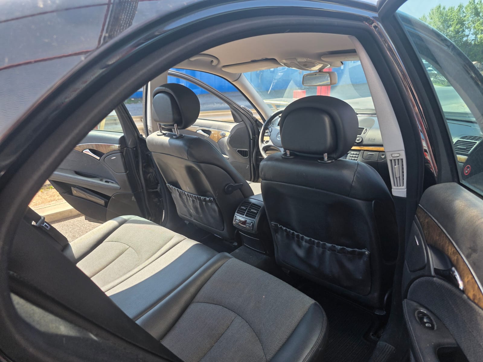 MERCEDES-BENZ E 220 CDI Avantgarde-image-9