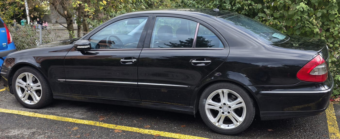 MERCEDES-BENZ E 220 CDI Avantgarde-image-4