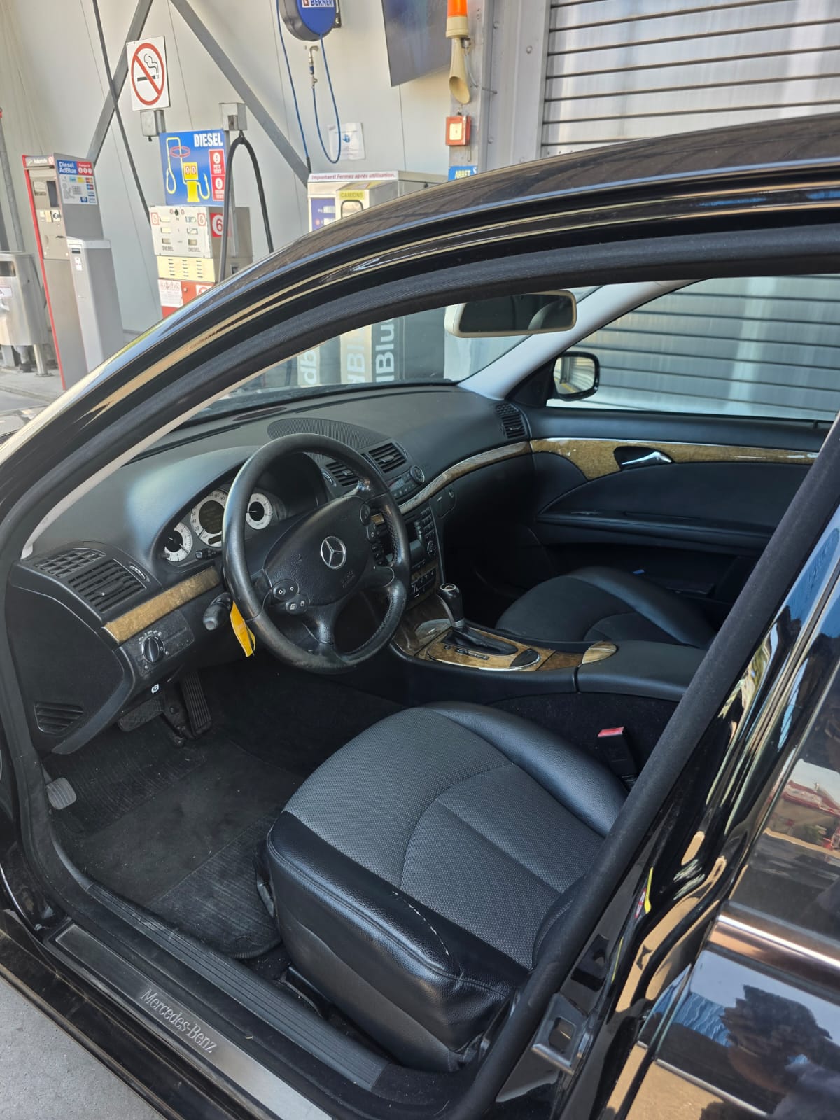MERCEDES-BENZ E 220 CDI Avantgarde-image-7