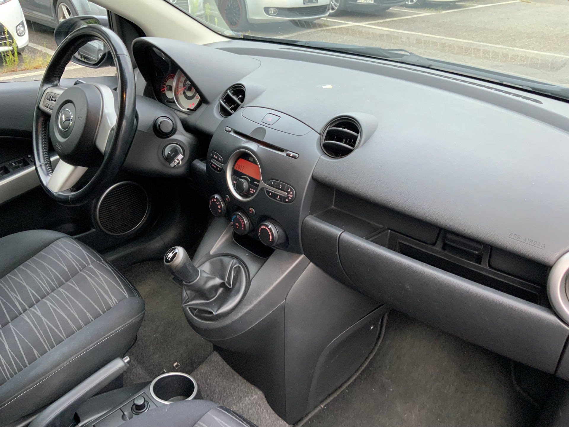 MAZDA 2 1.3i 16V Exclusive-image-8