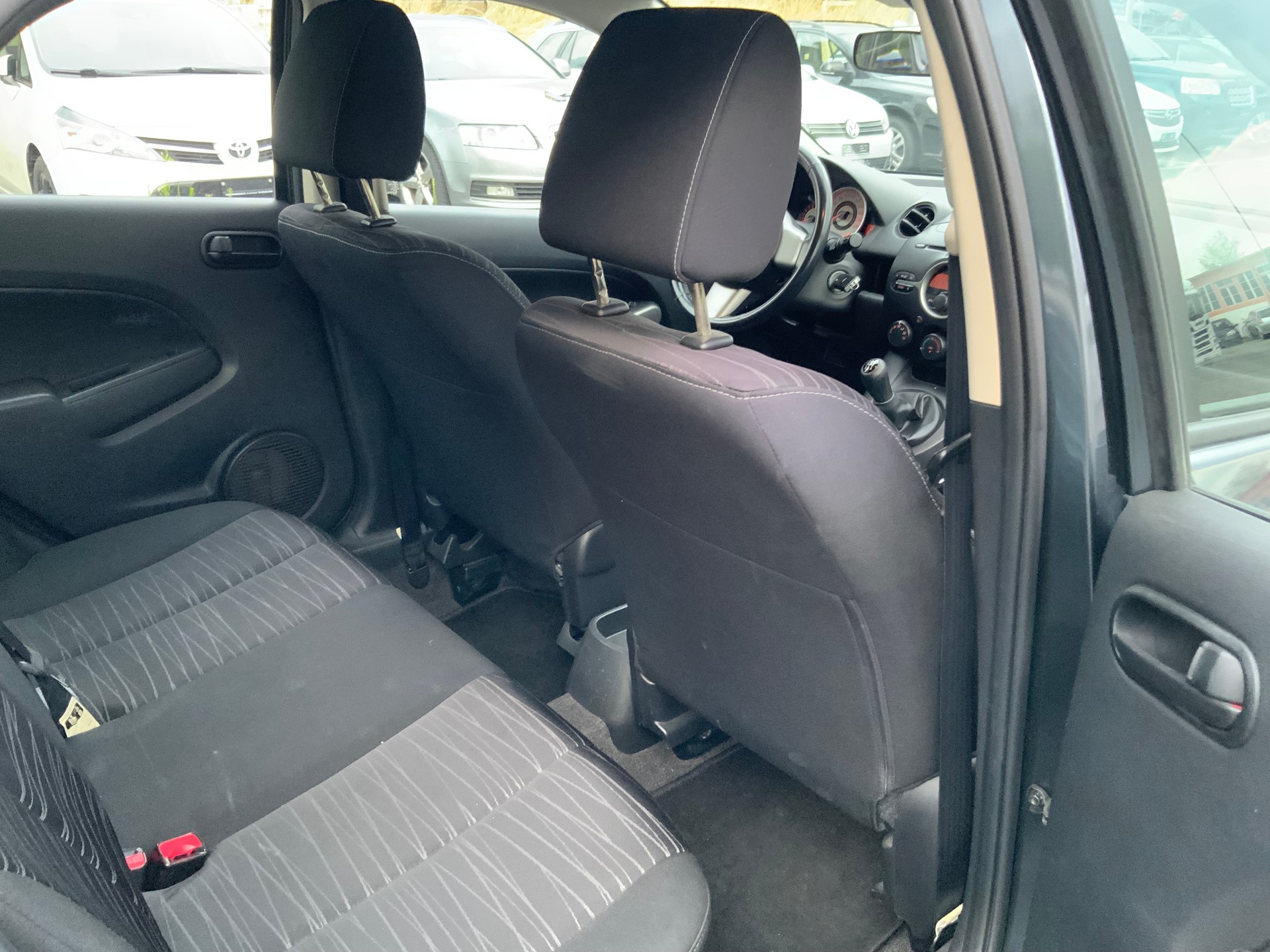 MAZDA 2 1.3i 16V Exclusive-image-10