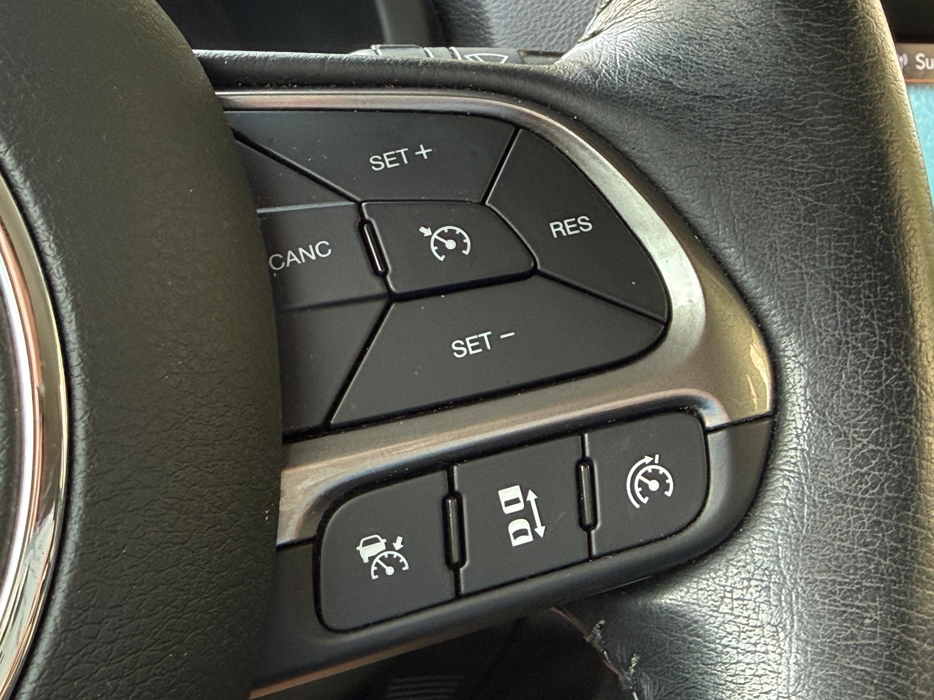 JEEP Renegade 1.3 GSE Turbo Limited-image-18
