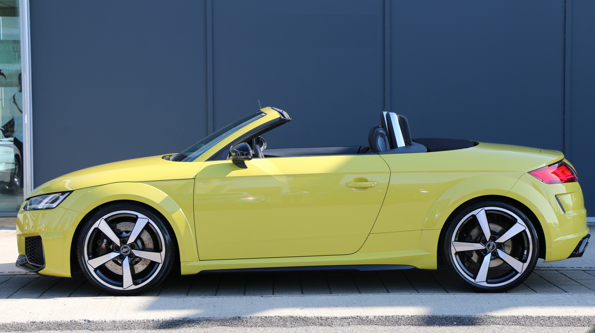 AUDI TT RS Roadster-image-5
